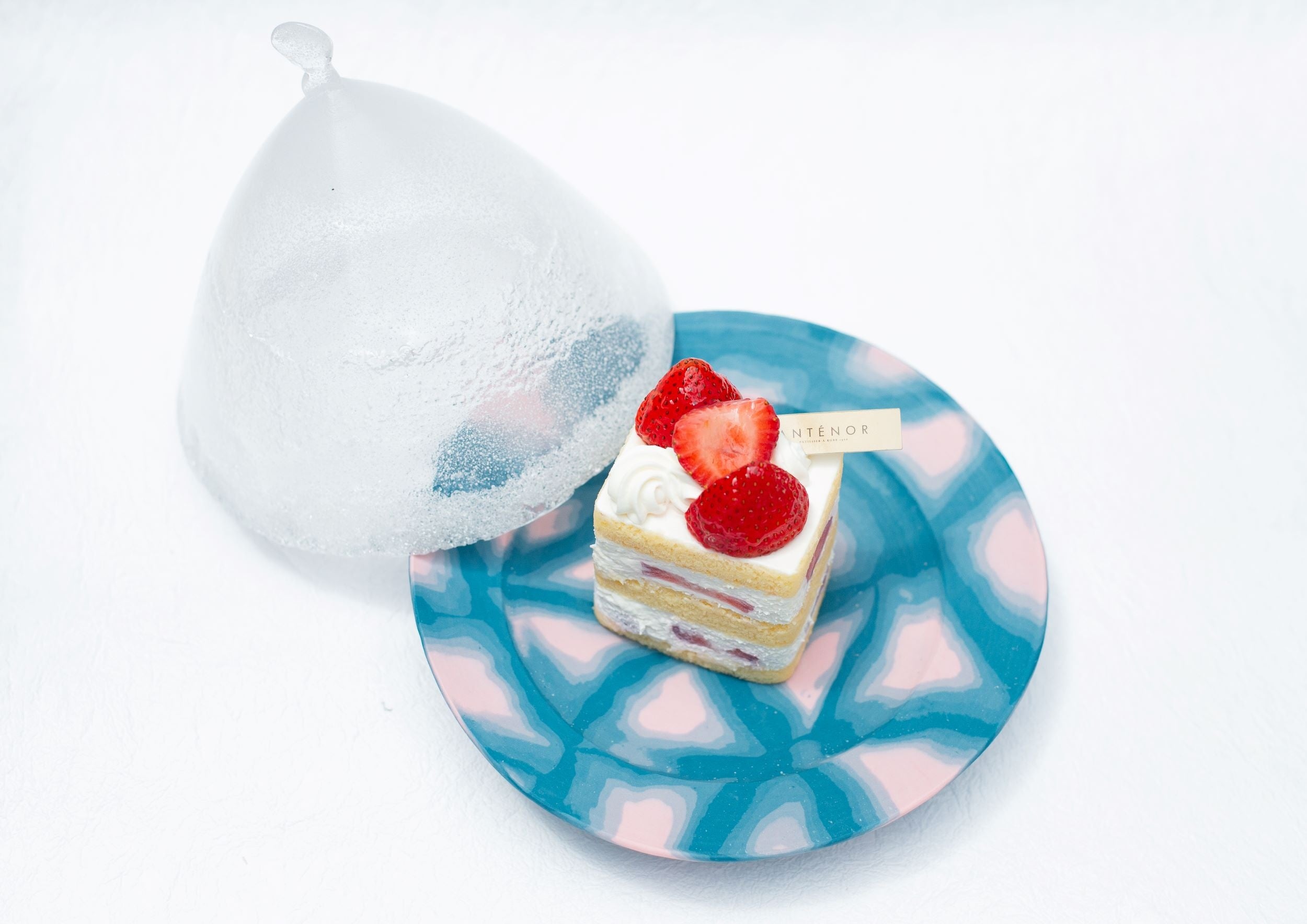 たにぐちちさと「ケーキのためのうつわ」（ガラス蓋付き）　 （皿：直径20.5×高さ3.8cm　ガラス蓋：直径17.5×高さ15.5cm、箱後日） 66,000円