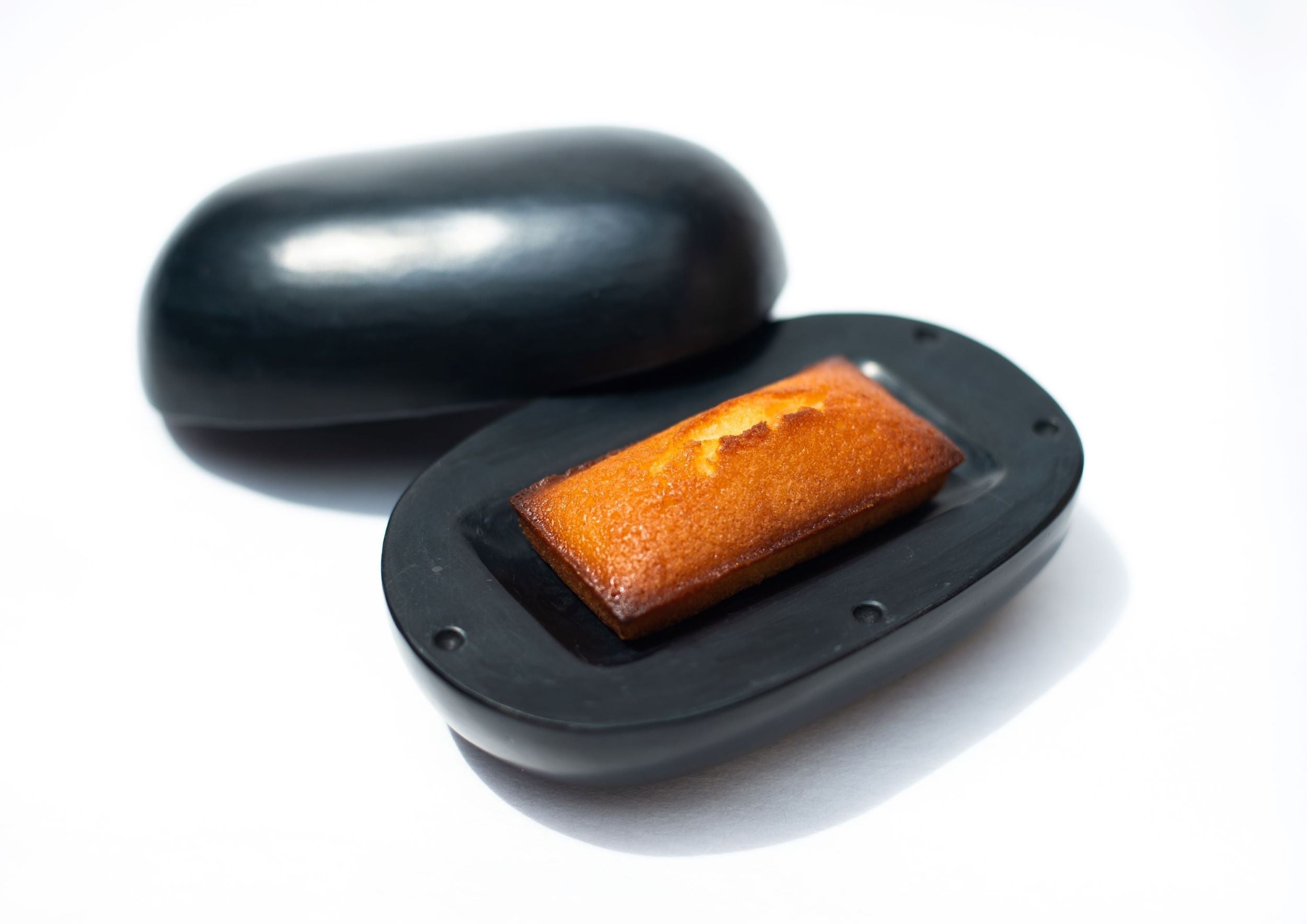 田中淳貴「フィナンシェの箱」(黒色研磨土器盒子) （幅14×奥行10×高さ7cm、箱後日） 16,500円