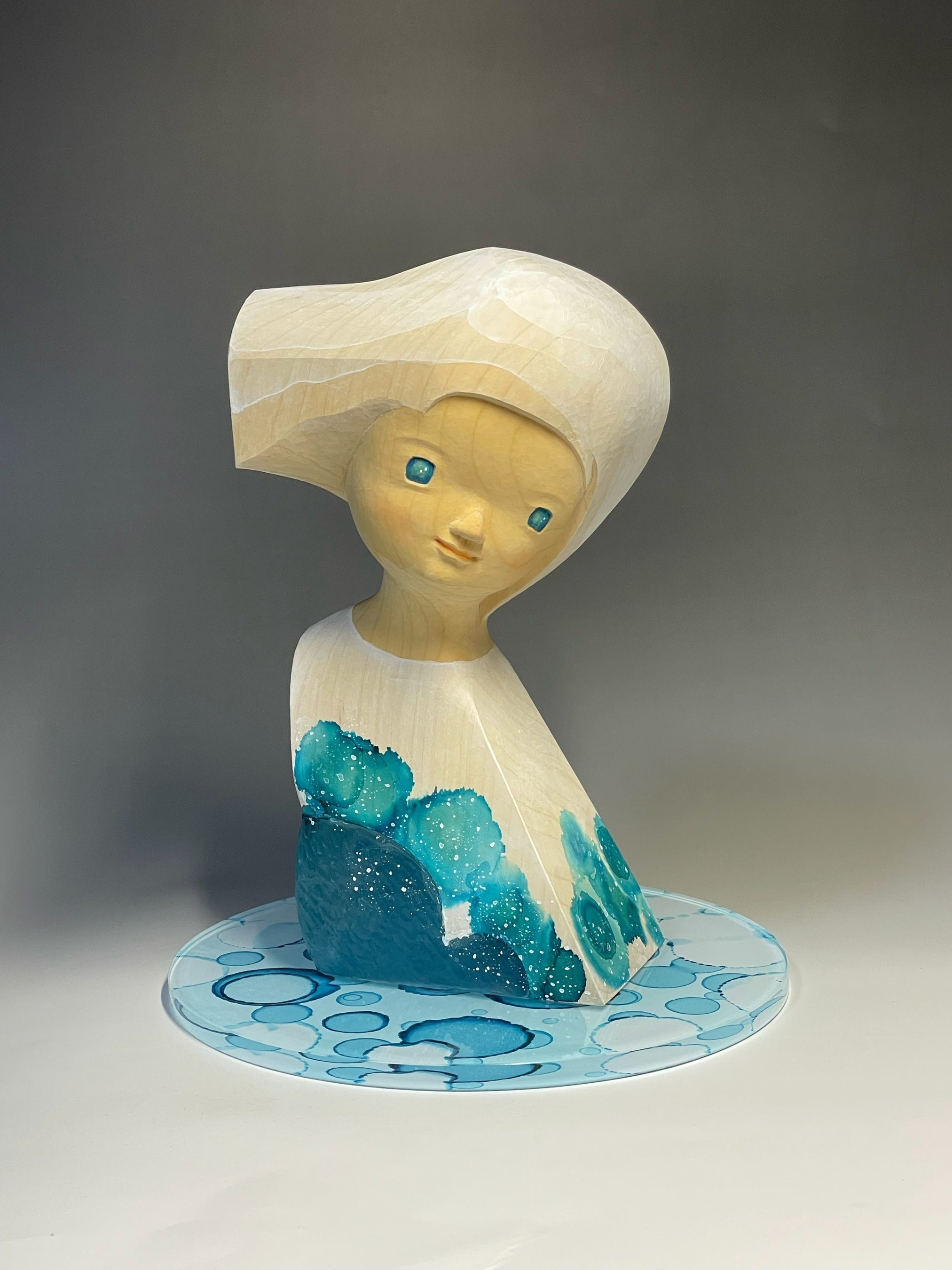 （ご成約済） 伊原栄一「DANCING」 （榧（カヤ）・アルコールインク・アクリル・ レジンアクリル円板付、幅11×奥行10×高さ 22㎝、箱なし）