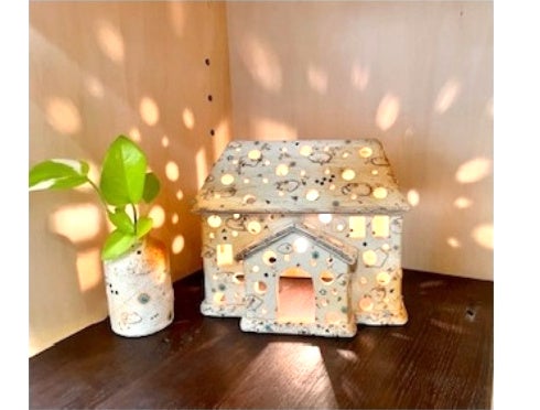 松田和子「家のあかり」 （幅23×奥行20×高さ16㎝、箱なし） 33,000円