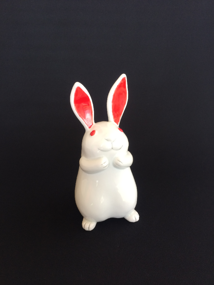 原田千恵子「うさぎ」 （磁器・金彩・上絵、7×8×16㎝　紙箱付） 5,500円