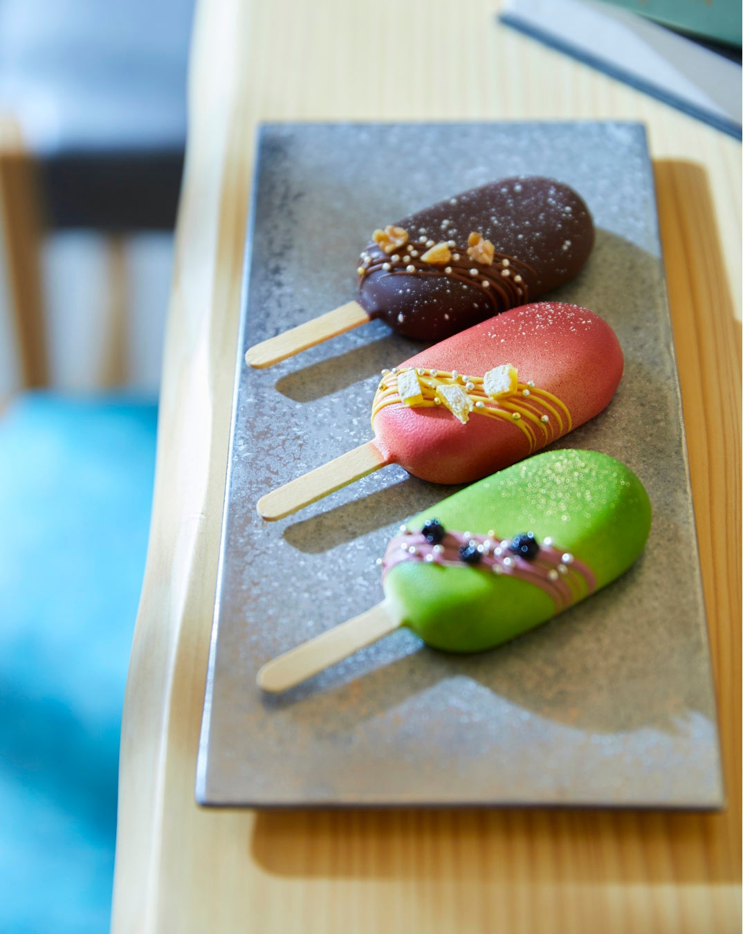 「ショコラトリーの雨の詩」 ポップショコラ (コーヒー×クルミ、干し芋×シナモン、ブルーベーリー×ピスタチオ)各751円