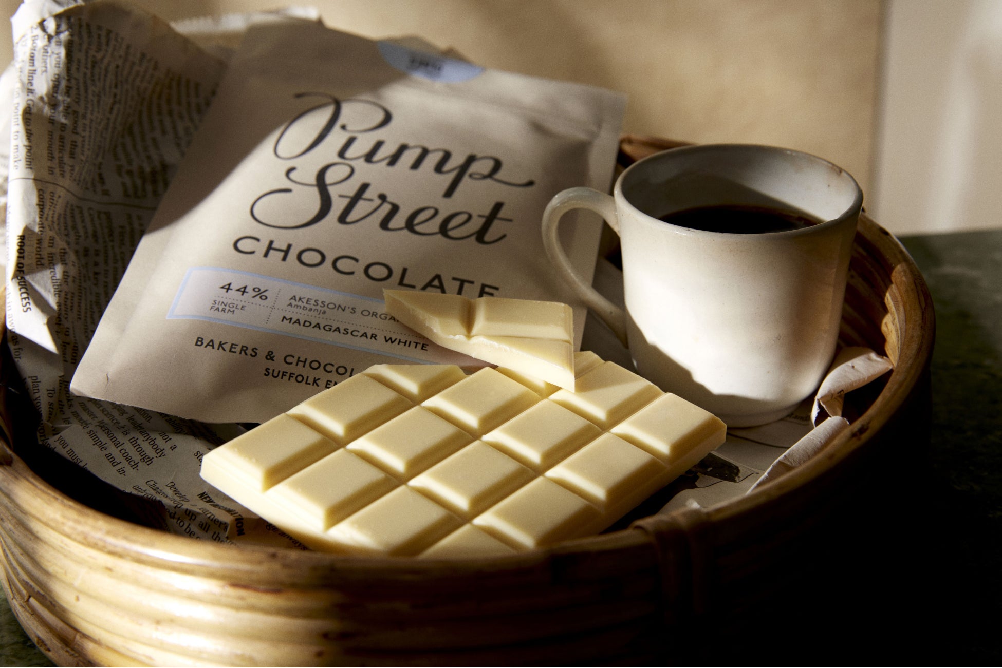 「【トモエサヴール】パンプストリートベーカリーチョコレート」マダガスカル 44%ホワイト(1枚70g、英国製)1,890円