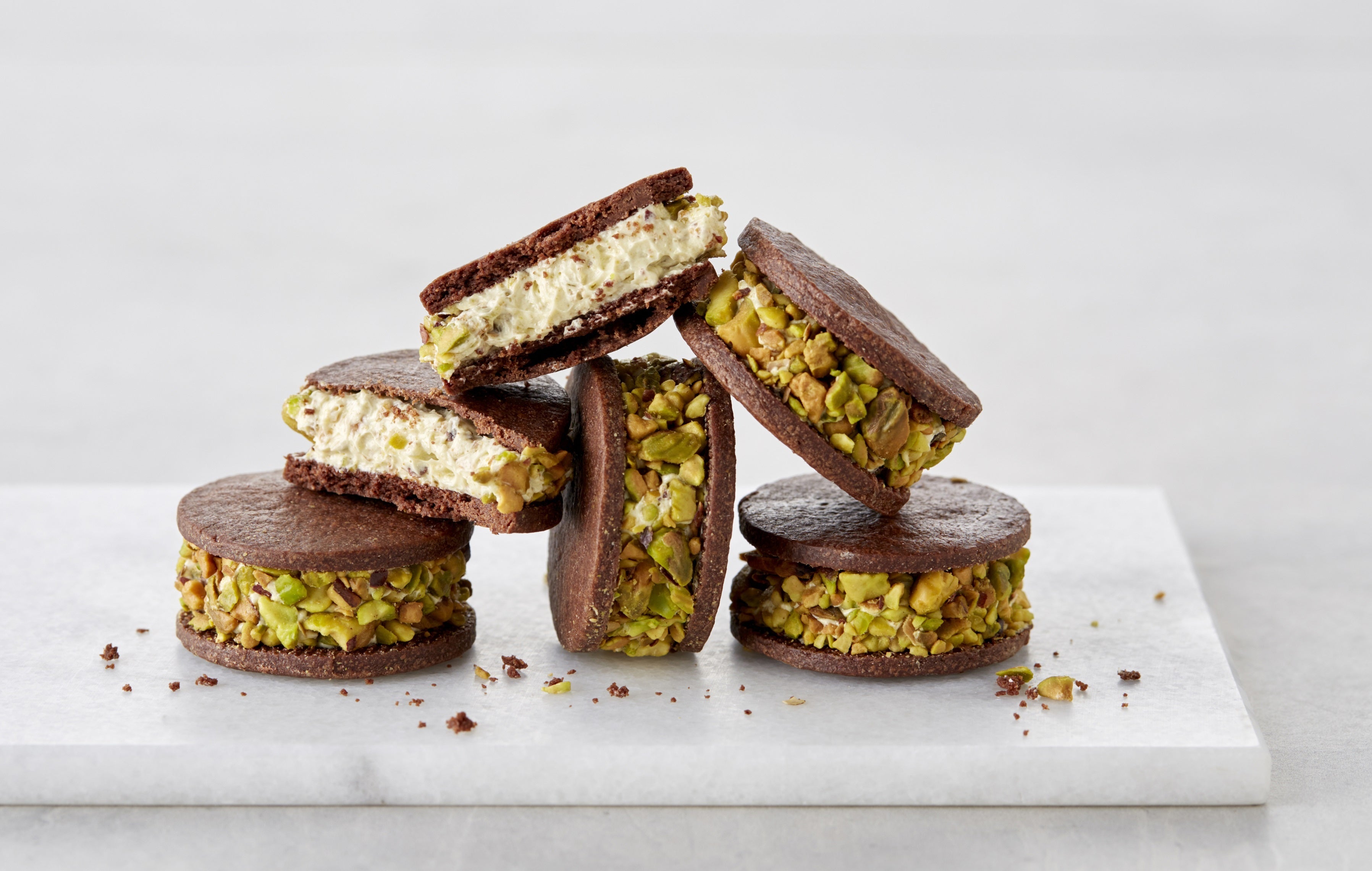 「NUTS LAB（ナッツラボ）」ピスタチオ ショコラバターサンド（1個、日本製）451円