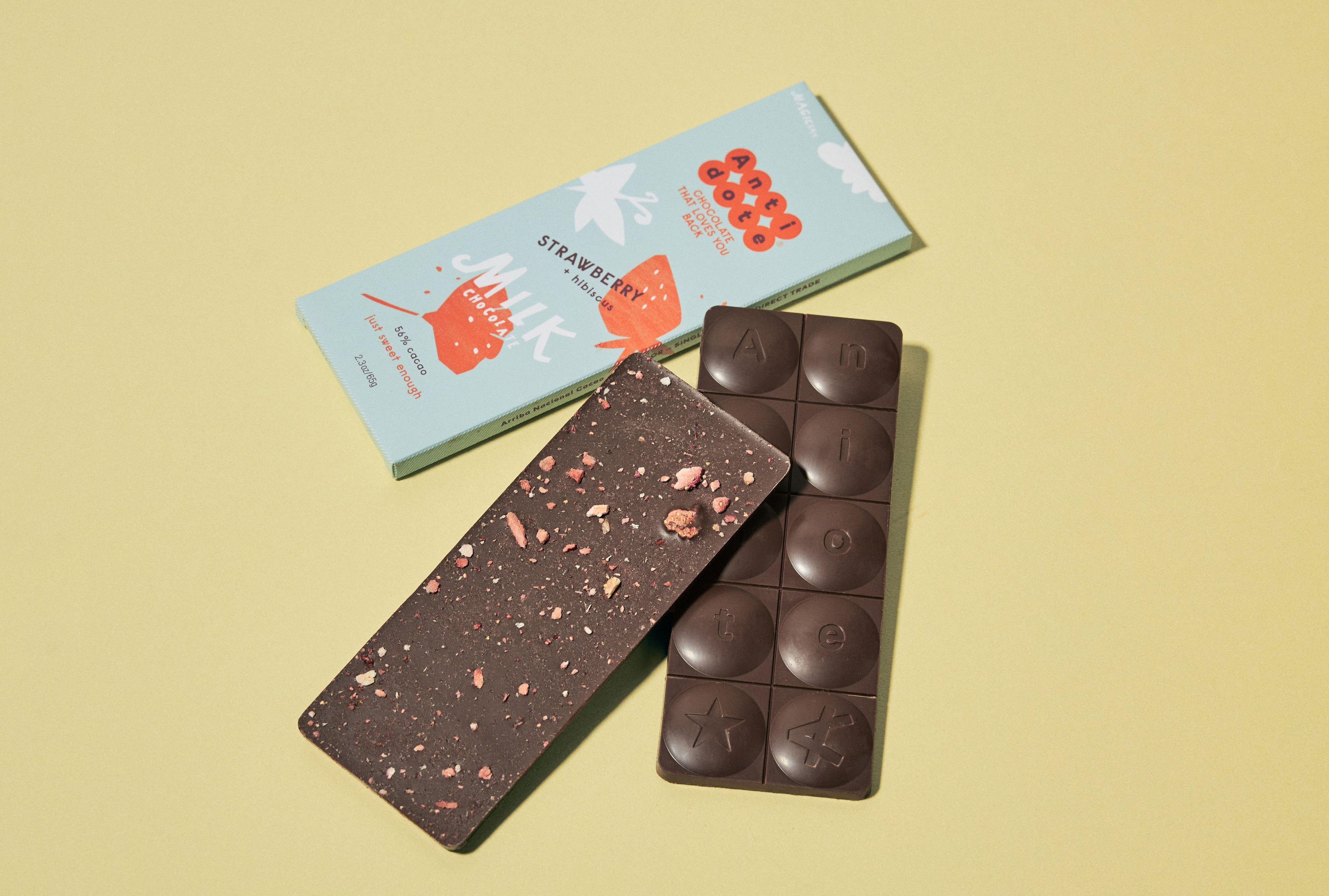 「Antidote」56％ミルクマジシャン＜ストロベリー＋ハイビスカス＞（1枚65g、エクアドル産）1,620円