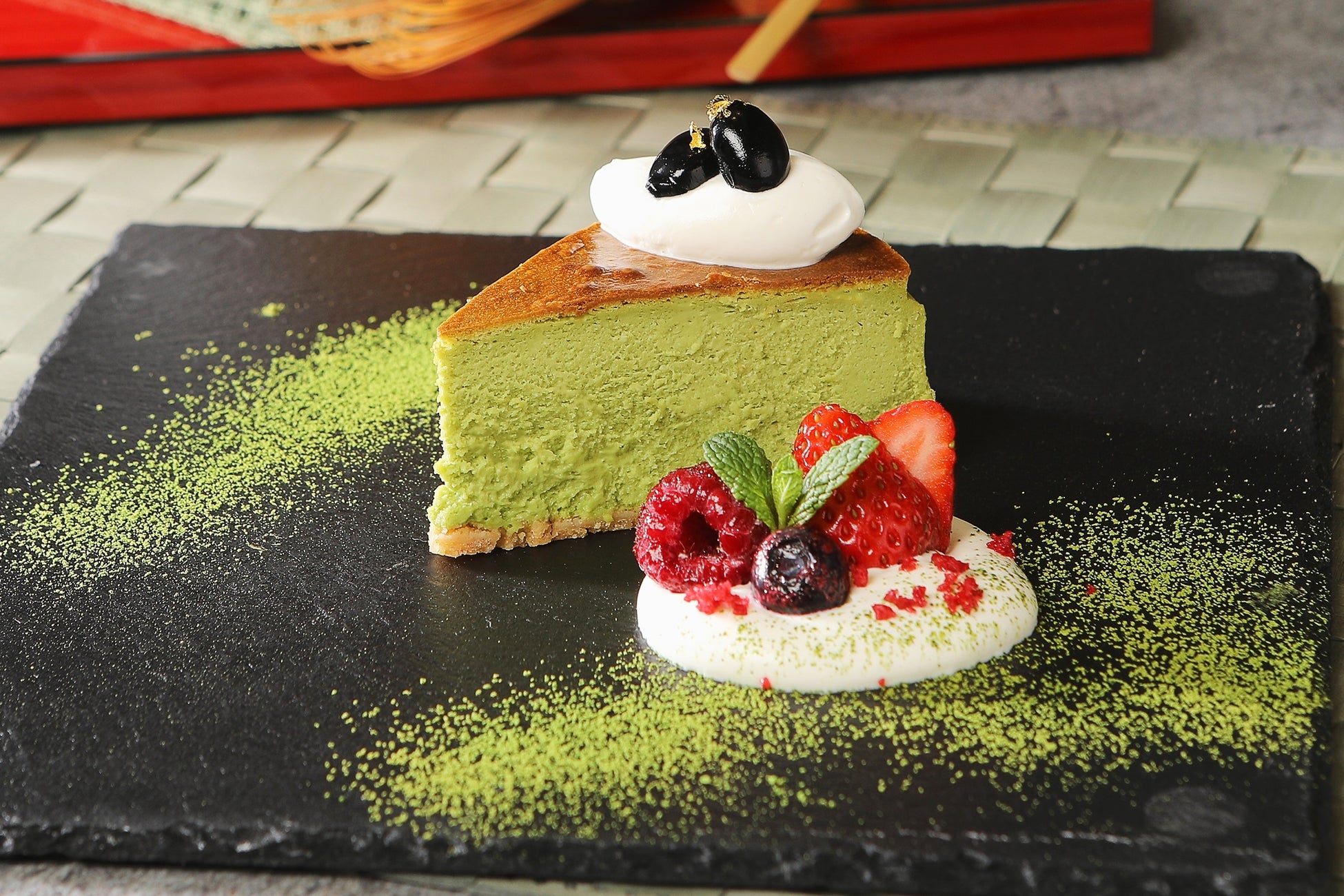 「かんみこより」 宇治抹茶のベイクドチーズケーキセット(ドリンクセット)1,280円