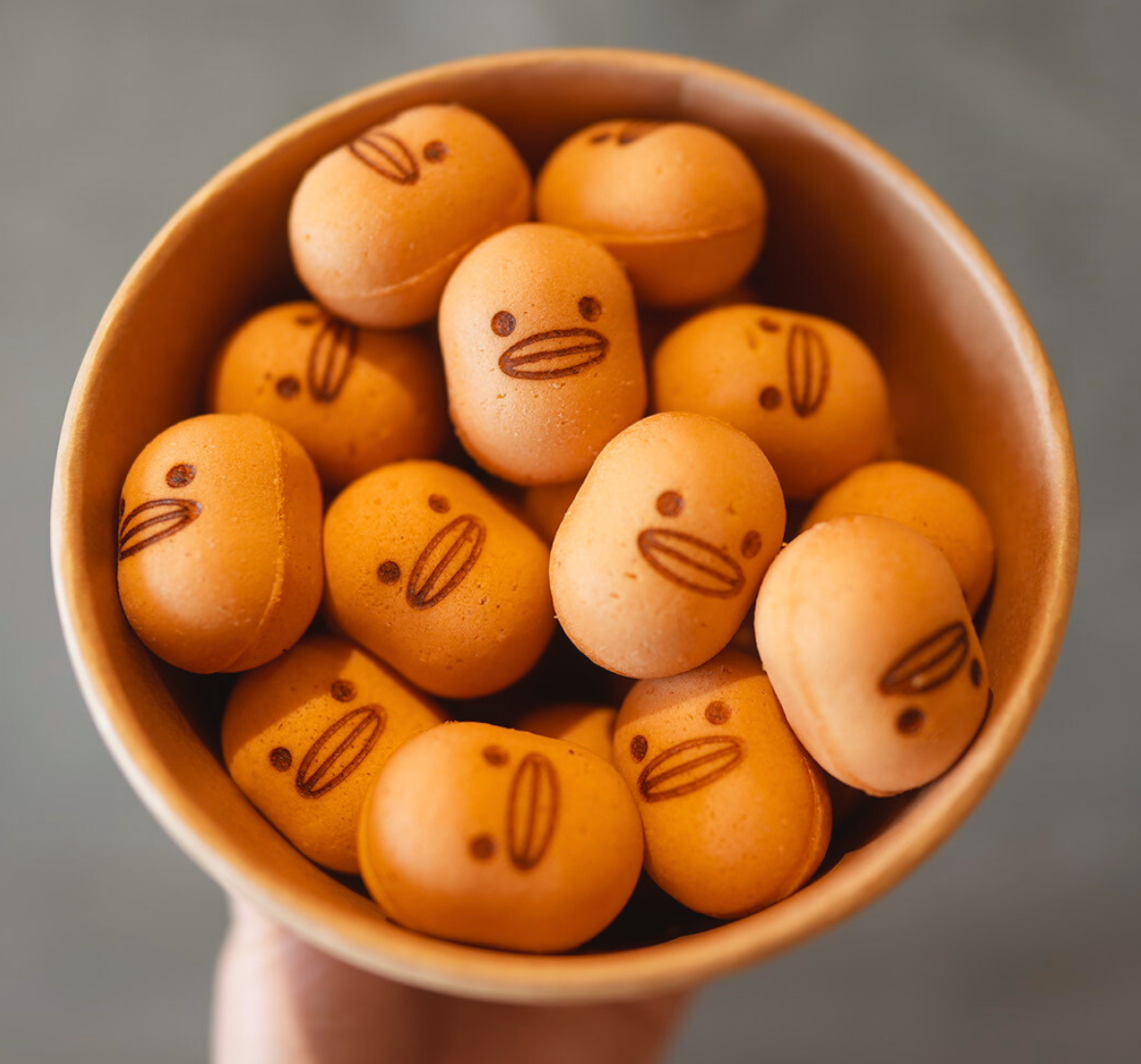 「カステラのあかちゃん」(15個入り) 750円から、(30個入り) 1,100円から