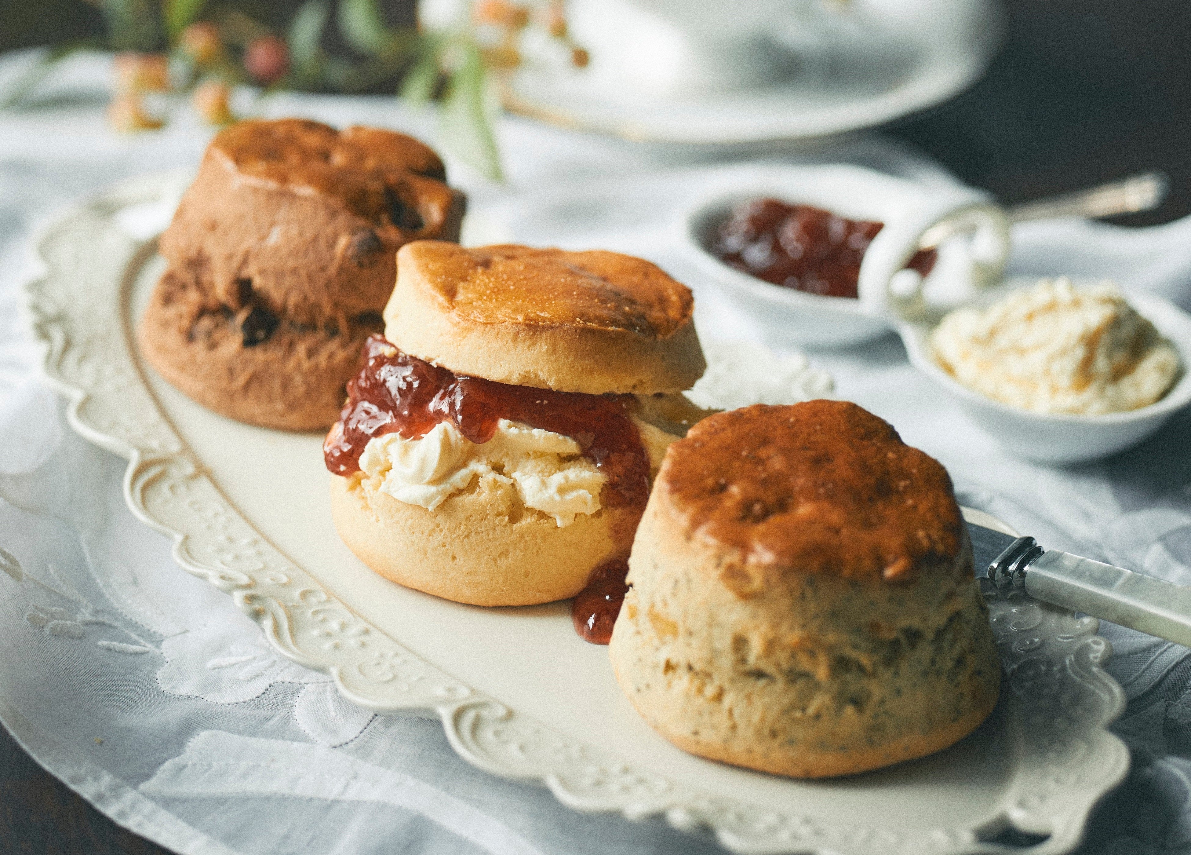 スコーン(プレーン、アールグレイレモン、クロッカンチョコレート、サルタナ、各1個) 　各357円 ※10月11日(水)～17日(火) ◎9階 催場