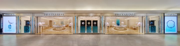 ティファニーのバード オブジェが阪急うめだ本店13階に登場! ティファニーのバード オブジェが阪急うめだ本店13階に登場!