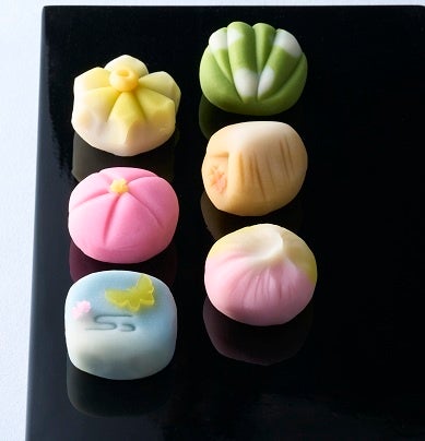 「森八」 季節の上生菓子 (6個入り) 1,944円