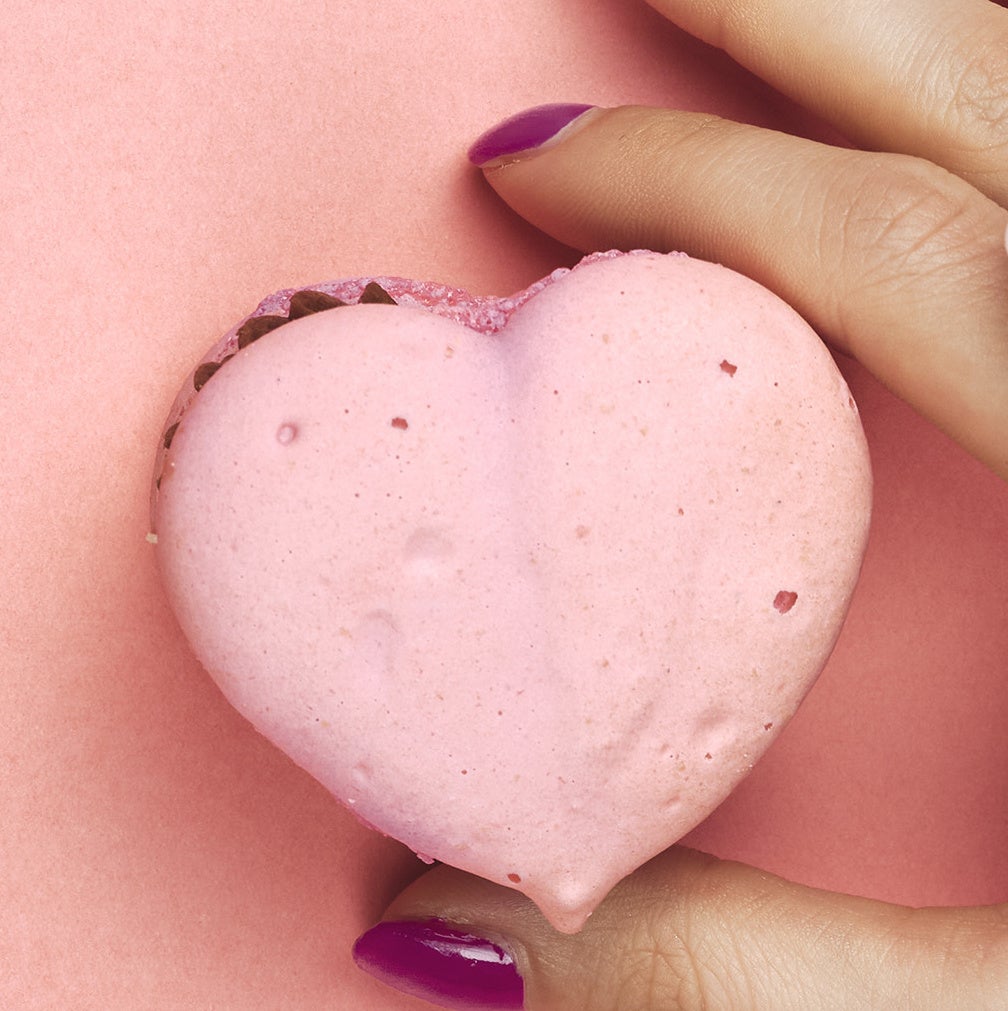 「カフェナンバー」トゥンカロン（バレンタインチョコ味、1個、日本製）453円【阪急うめだ本店限定】※2月2日（水）〜8日（火）