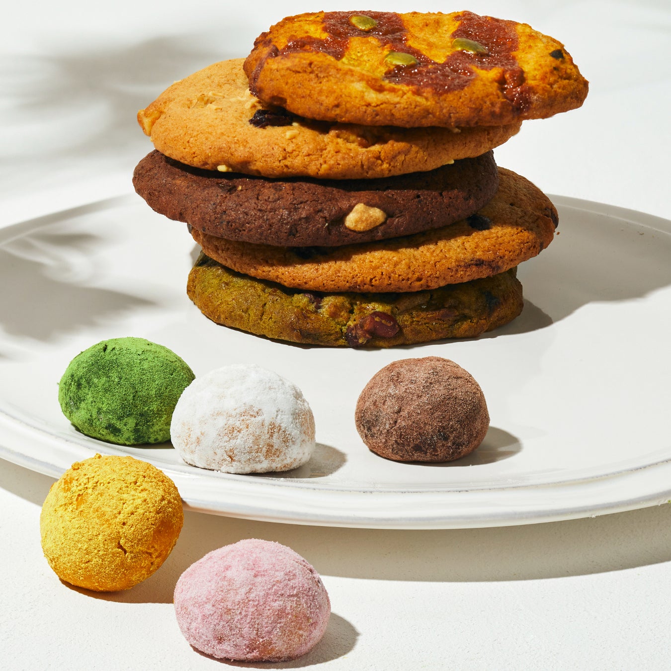 兵庫「バトン」※9日(水)から(上から)お米のチャンククッキー お米のブールドネージュ (各100gあたり)各699円