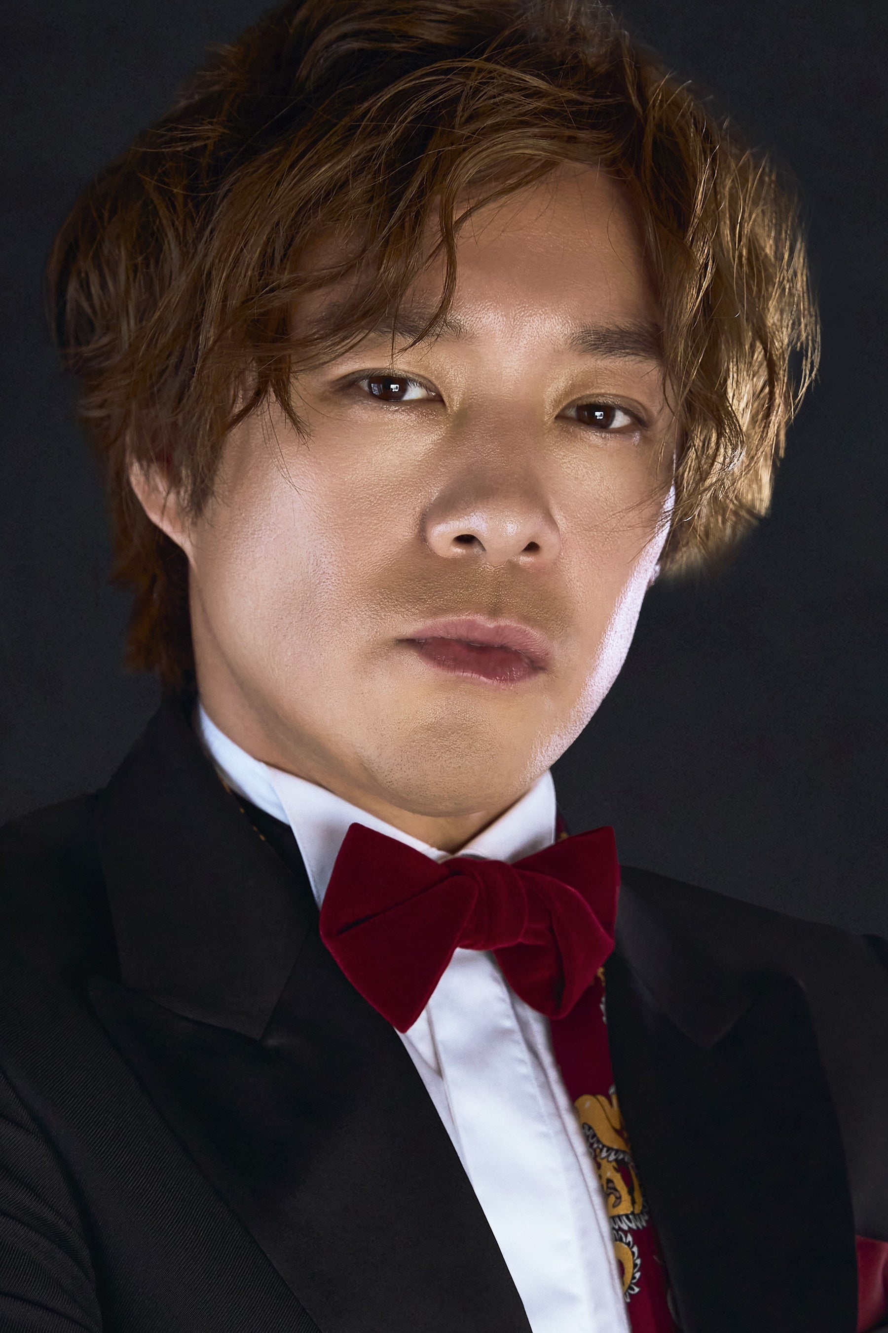 リーダー：東山義久