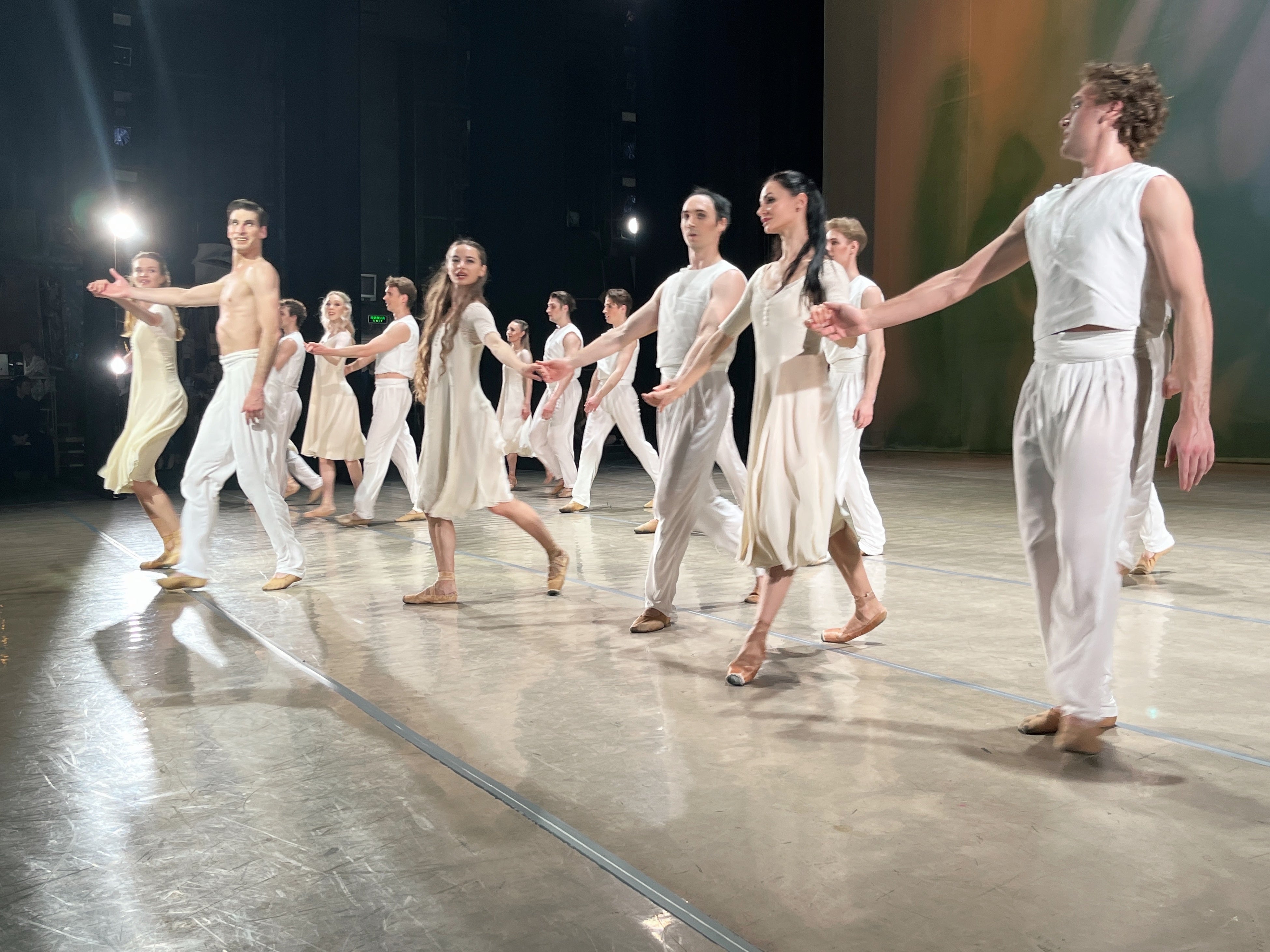 5月27日公演のカーテンコールより