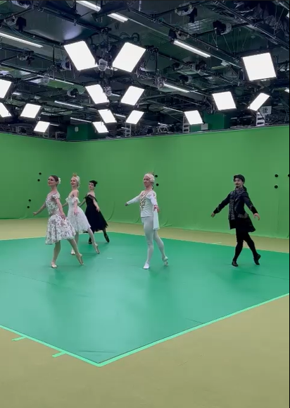 スタジオでの撮影風景