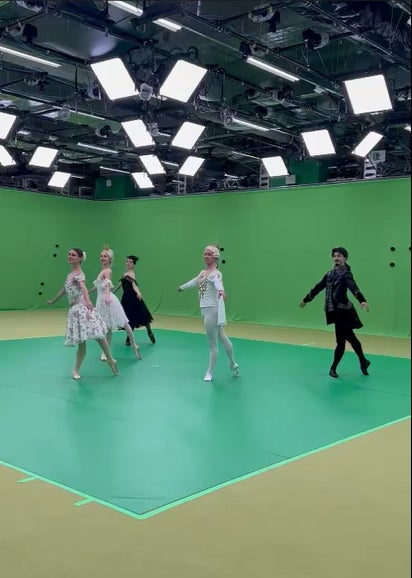 スタジオでの撮影風景