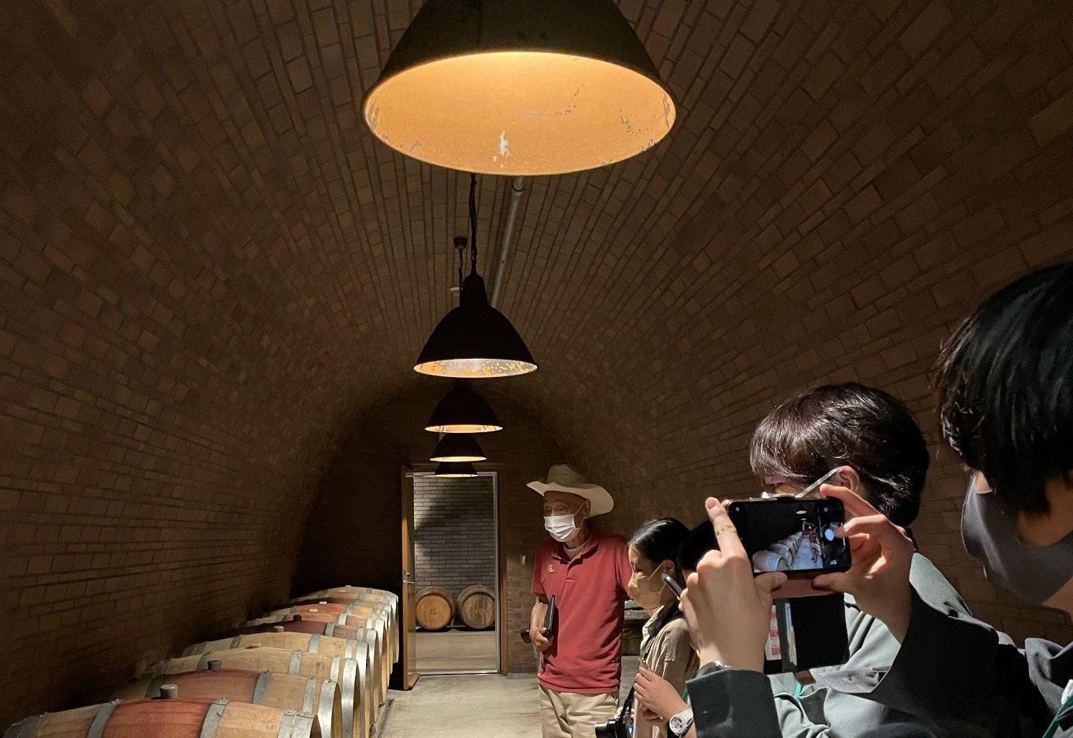 2022年7月に仁木町で実施したクラチャレでのワイナリー見学の様子