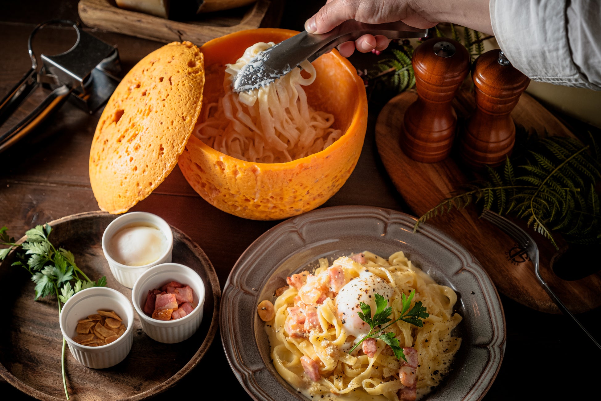 本日スタート 贅沢すぎる 肉盛り 濃厚カルボナーラ が期間限定で登場 ミモレット チーズをくりぬいて作った器で仕上げる人気カルボナーラの新シリーズ 株式会社globridgeのプレスリリース 本日スタート 贅沢すぎる 肉盛り 濃厚カルボナーラ が期間限定で登場 ミモレット チーズをくりぬいて作った器で仕上げる人気カルボナーラの新シリーズ 株式会社globridgeのプレスリリース