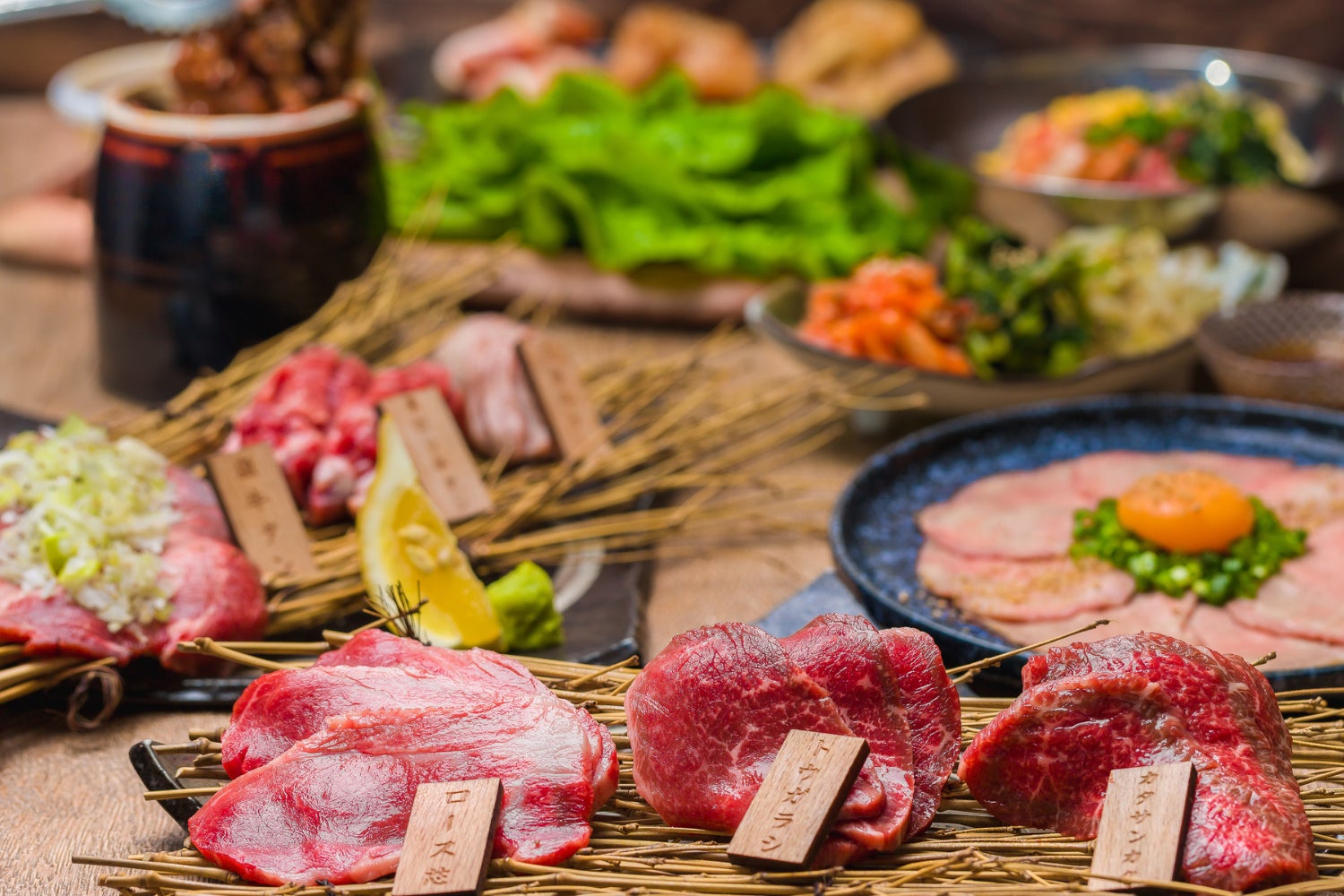 贅沢すぎる焼肉食べ放題が6000円!名物“賞味期限10秒”の炙り牛 贅沢すぎる焼肉食べ放題が6000円!名物“賞味期限10秒”の炙り牛