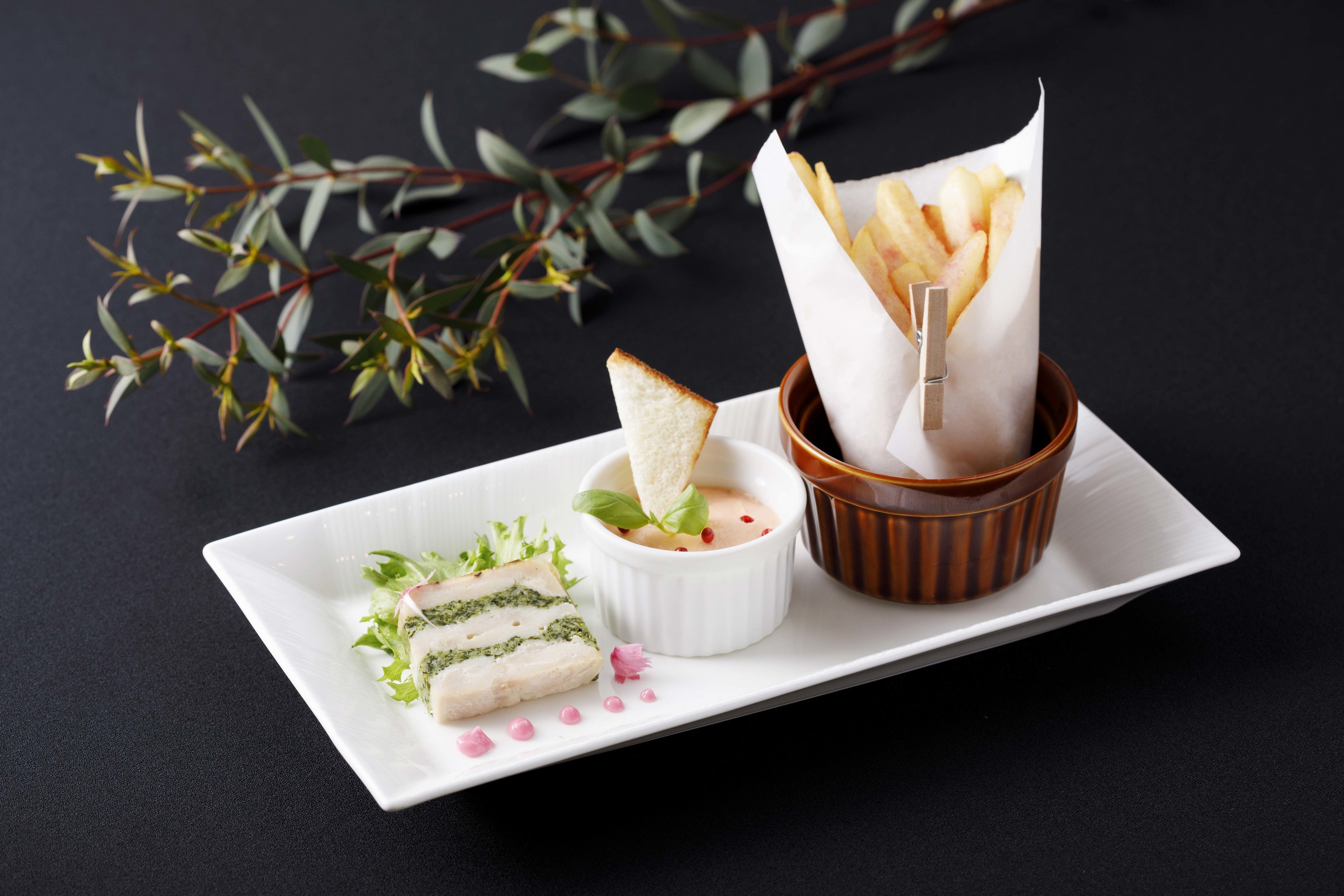 「ビストロおつまみプレート」（¥2,000）