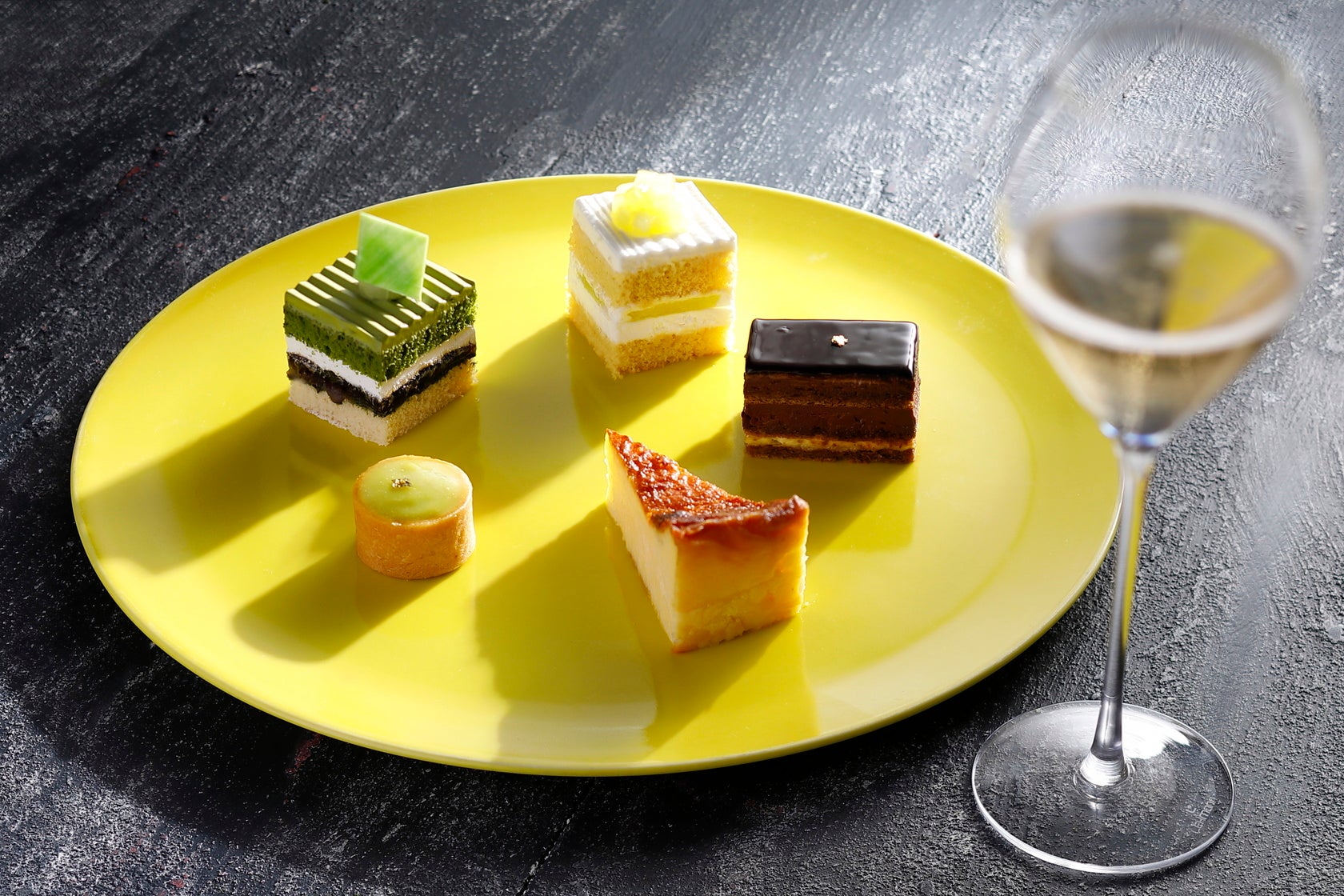 ※スイーツプレートイメージ ￥2,500（サービス料別）