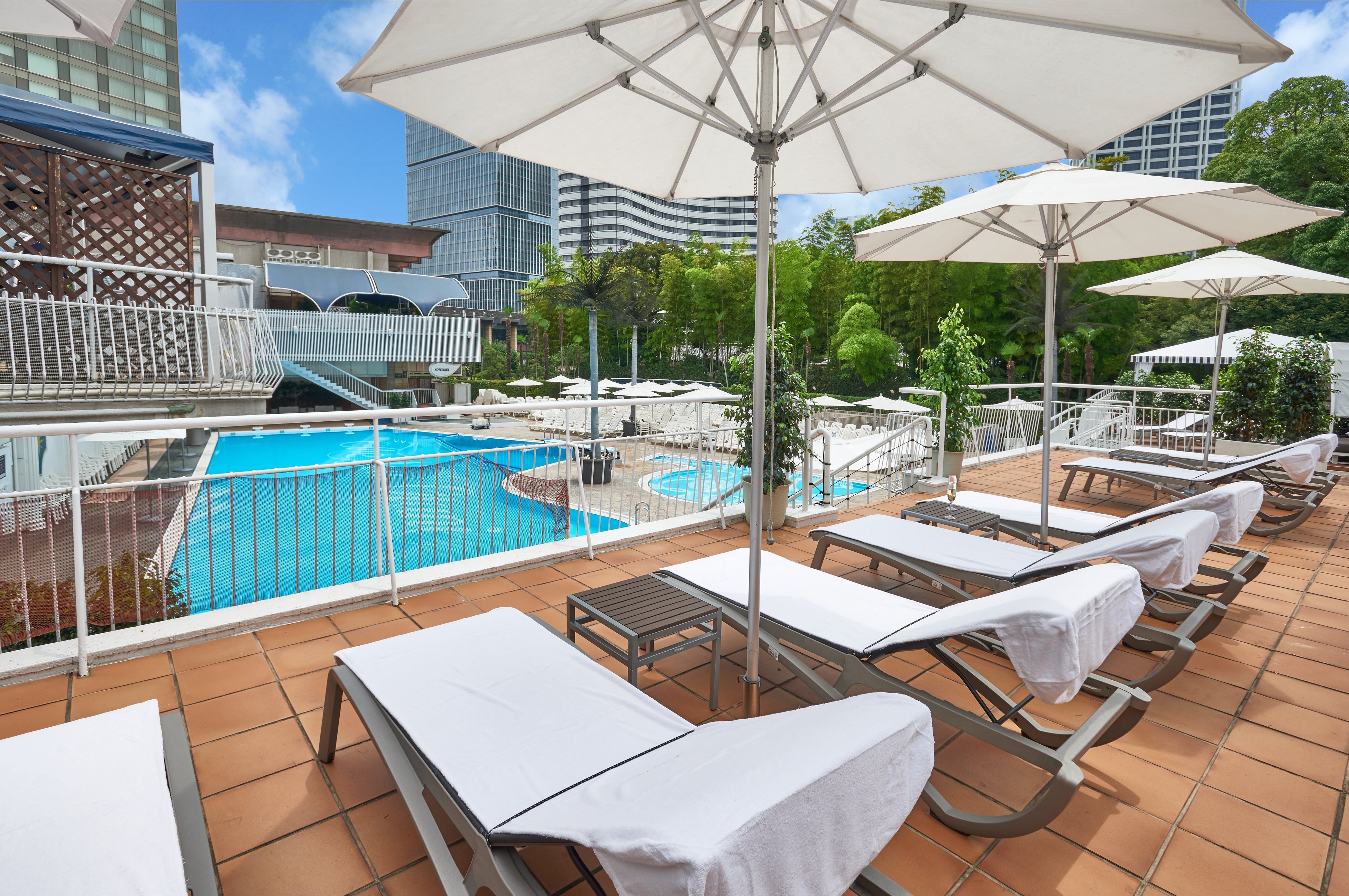 1日10席限定プレミアムシート「ルアーナ」