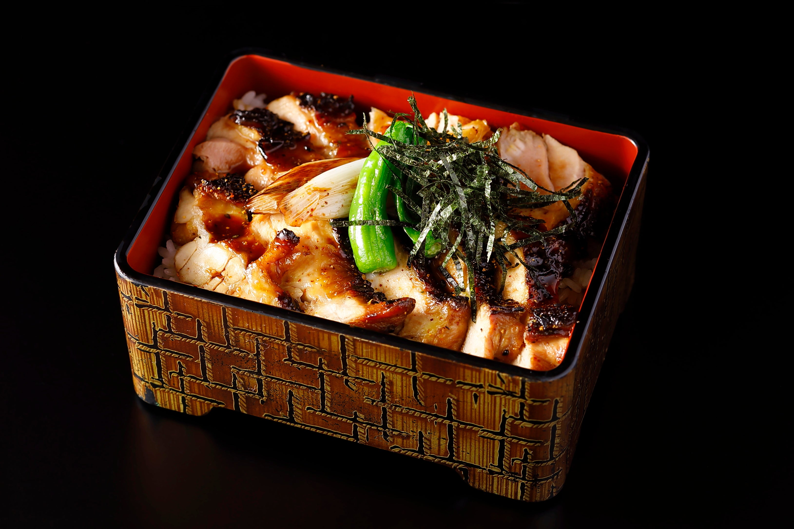 「比内地鶏の七味照り焼き丼」