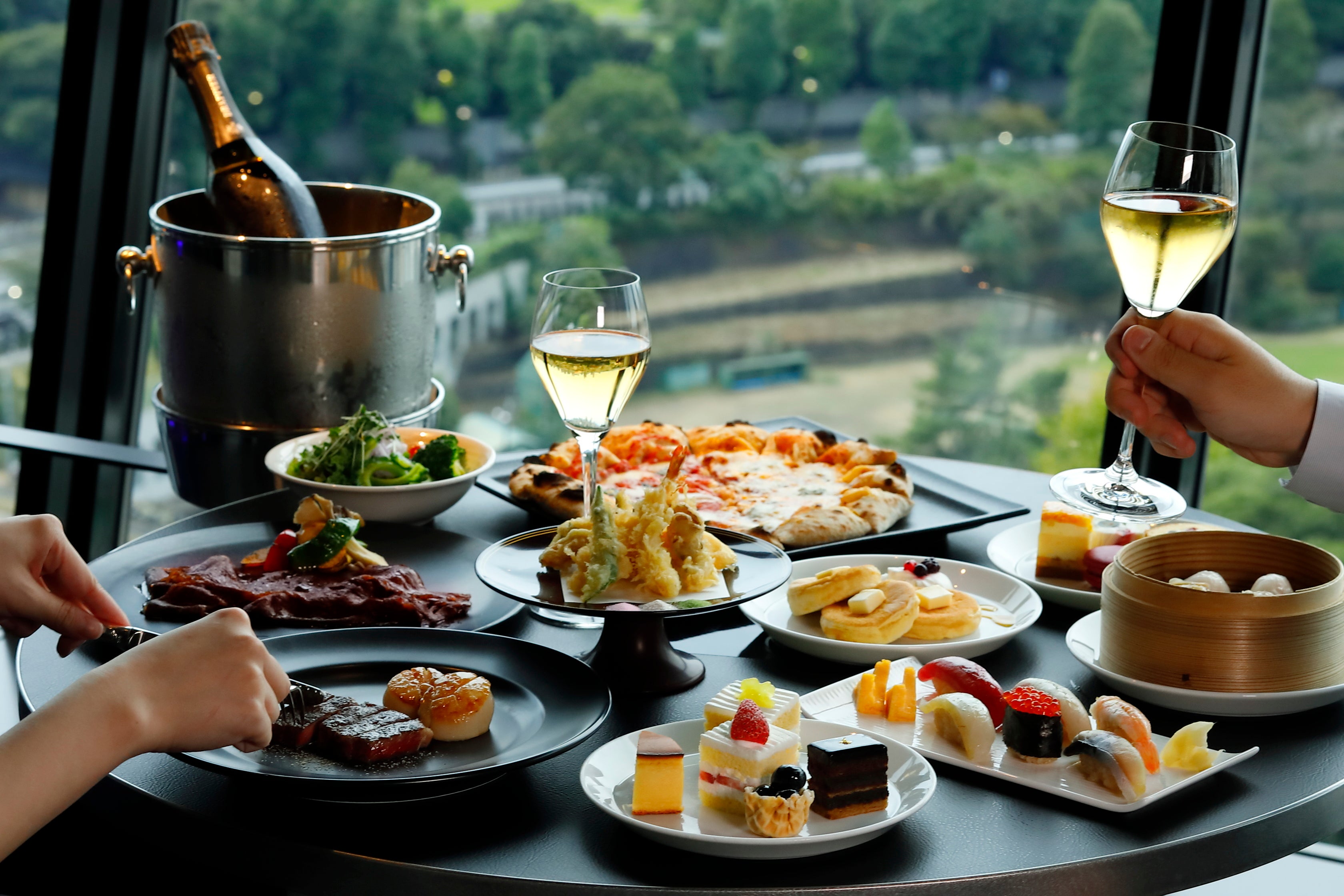 VIEW & DINING THE SKY