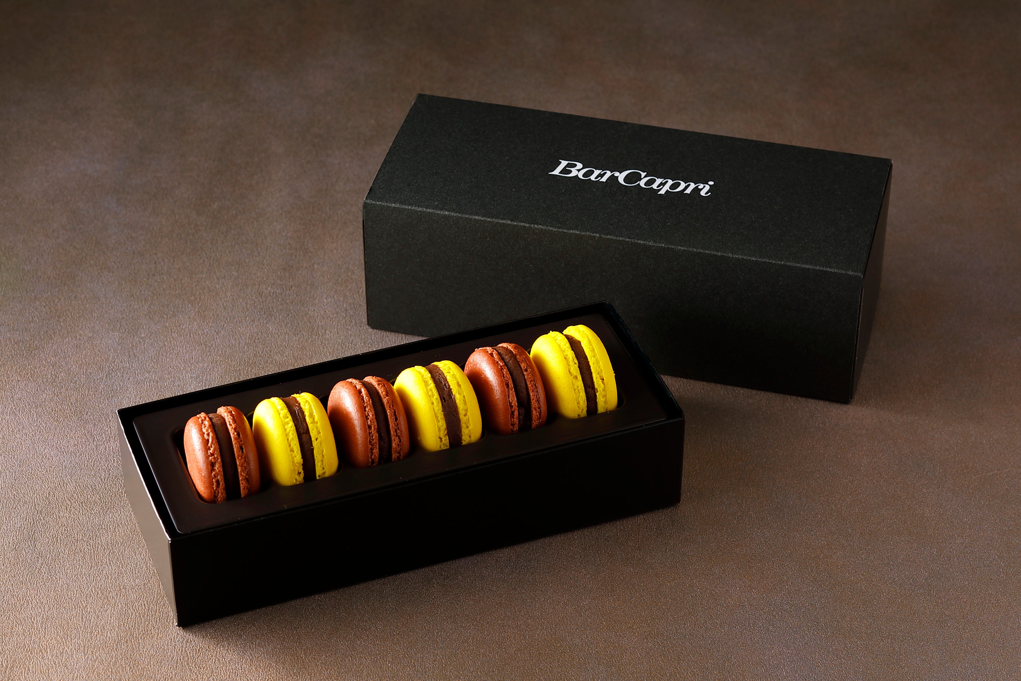 響＆六マカロン　￥2,500 ※サービス料別