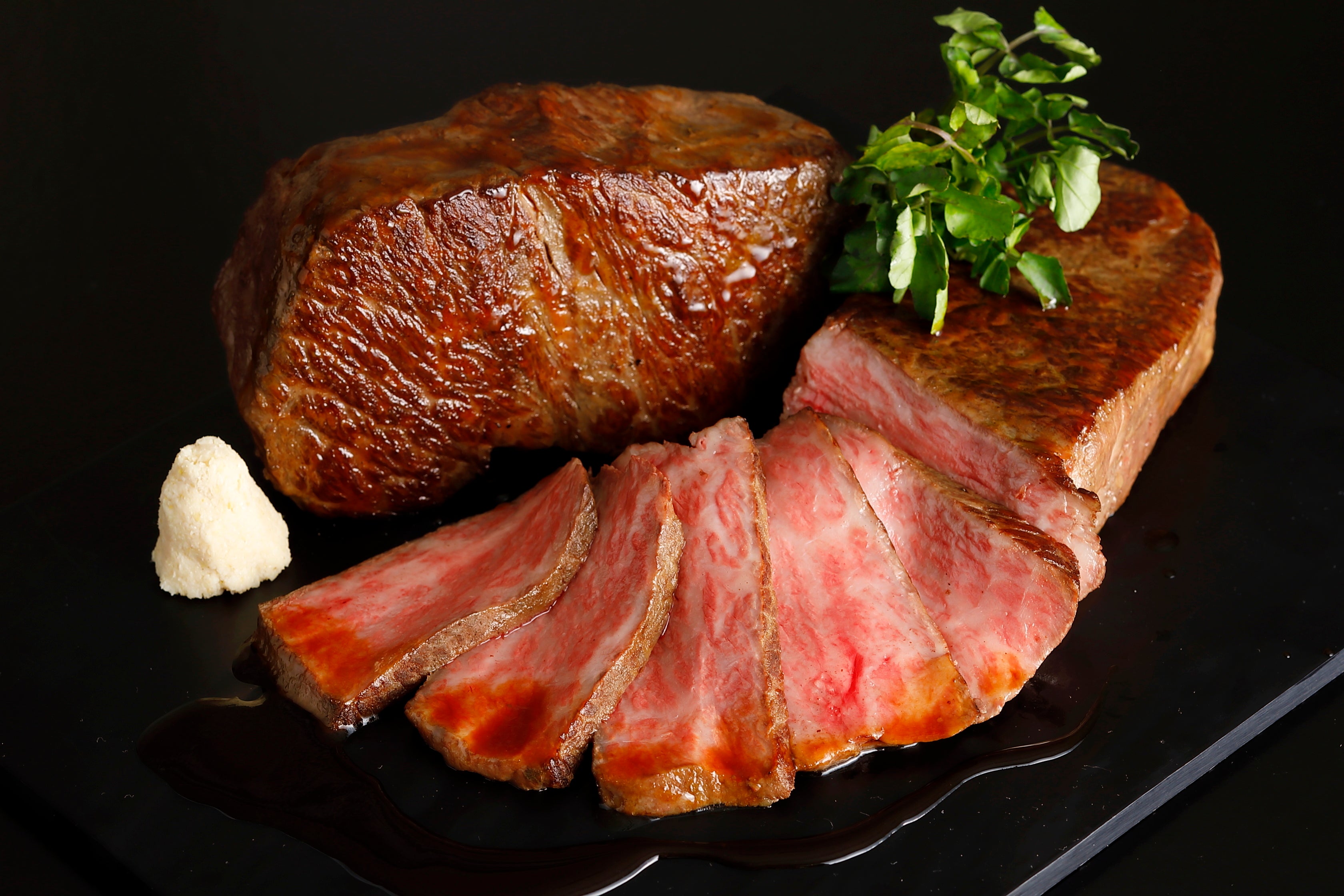 ニューオータニ特製和牛ローストビーフ　サーロイン・モモ各種