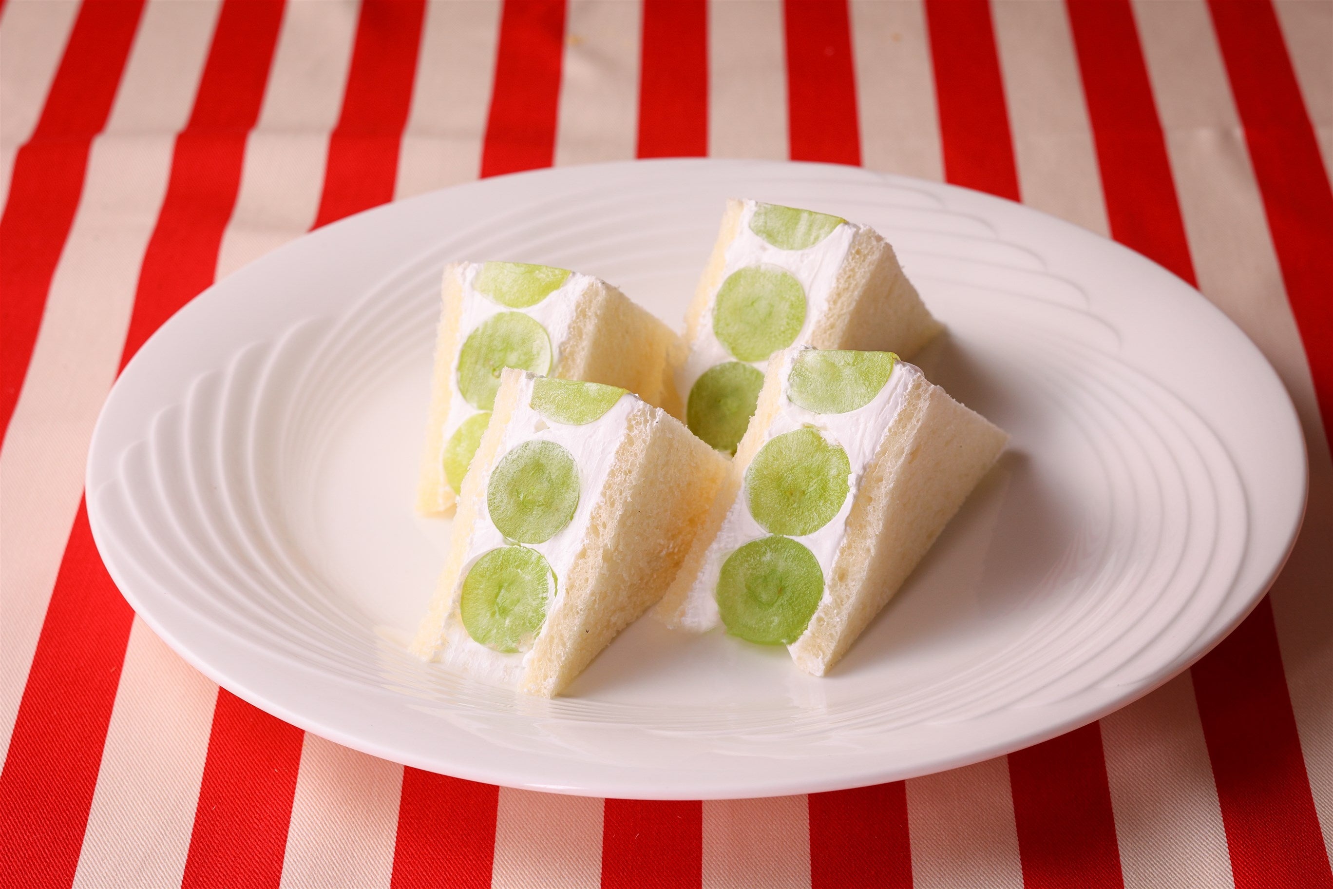 ぶどうのフルーツサンドウィッチ