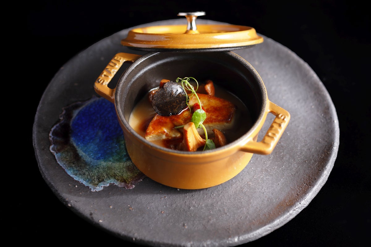 豆乳玉地蒸し　 オニオンとフォアグラの照り焼き風とともに