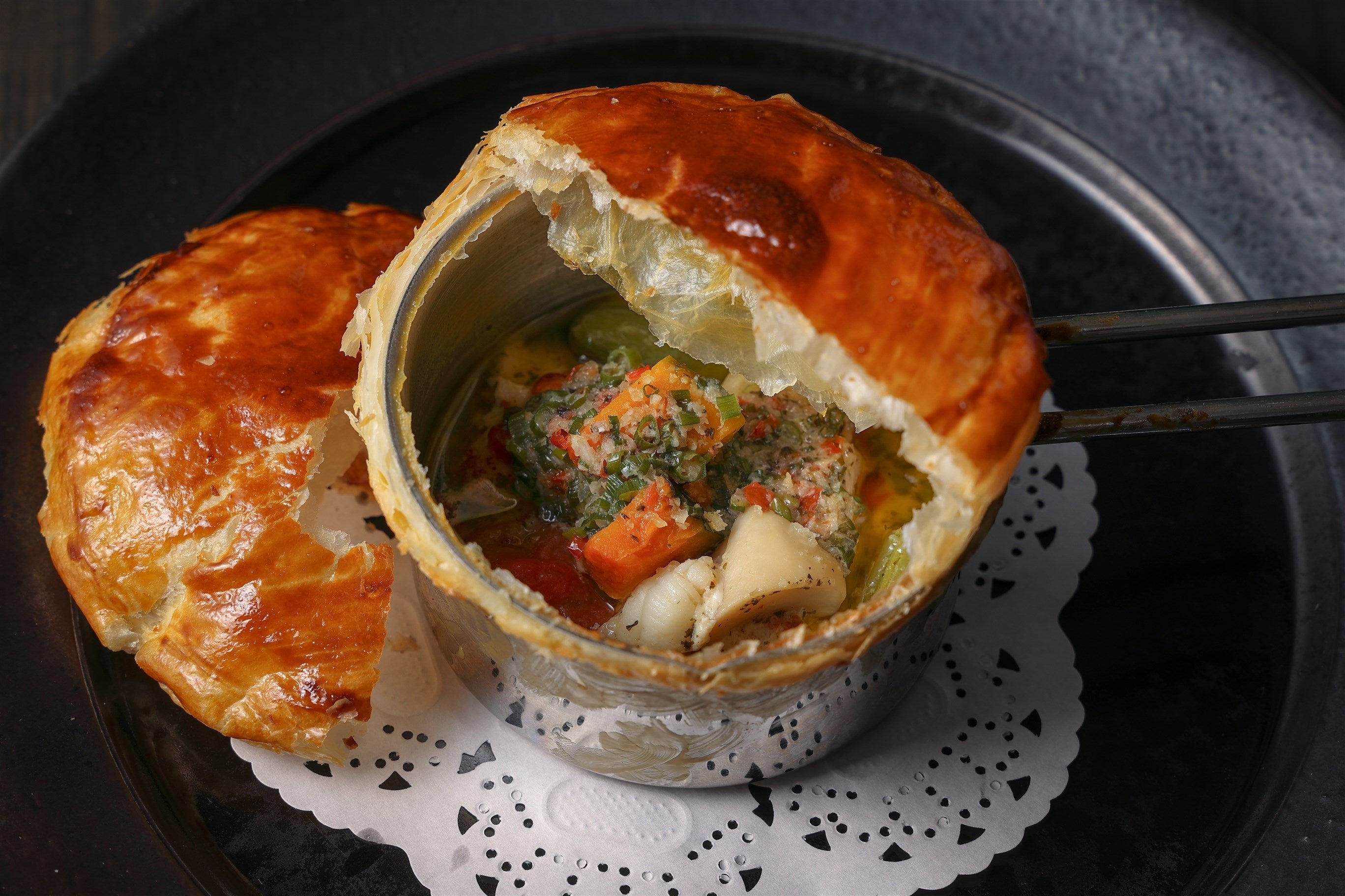 オマール海老のパイ包み焼き しその香り