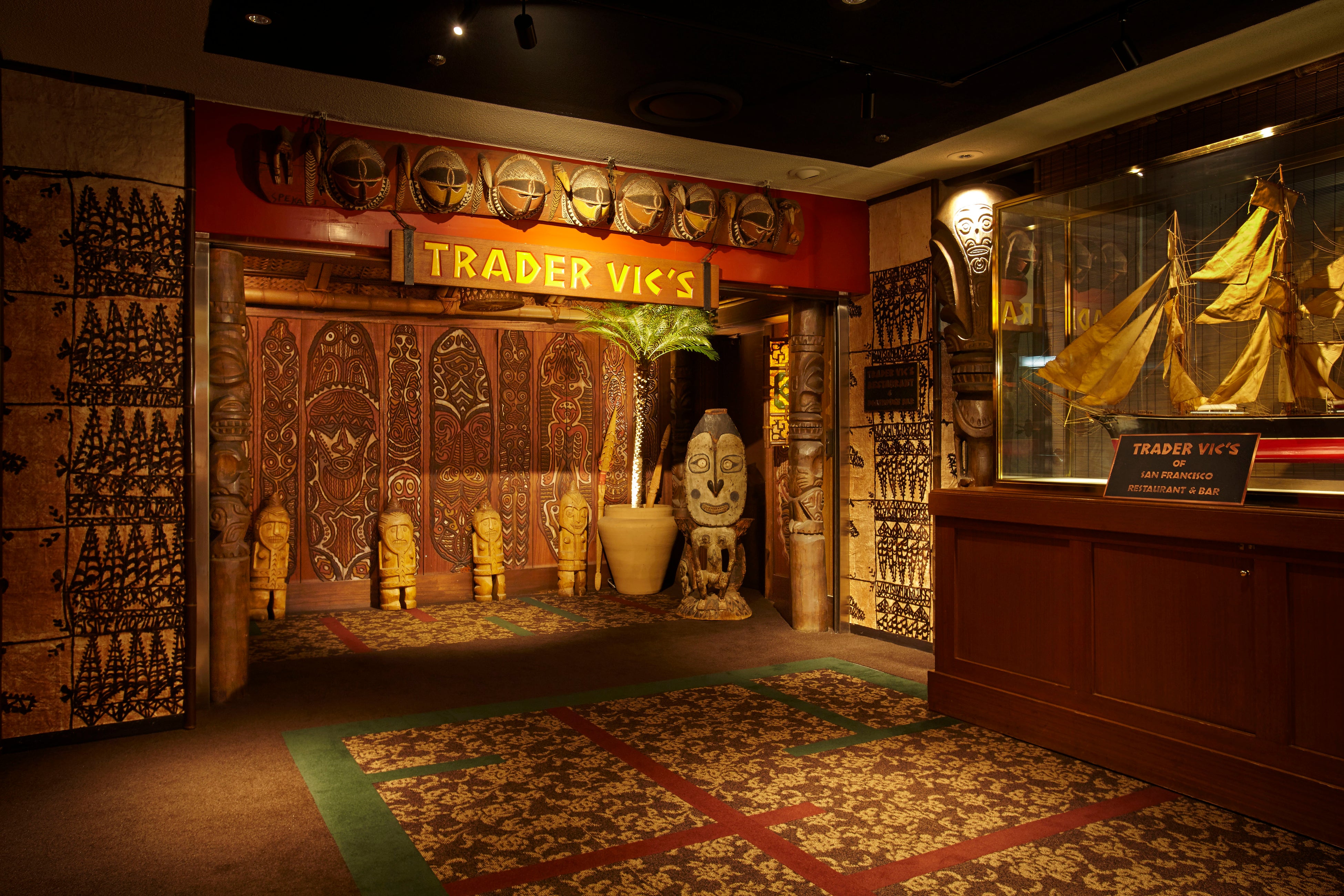 トレーダーヴィックス 東京 エントランス