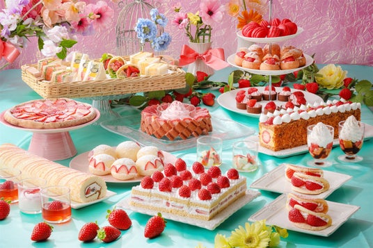 <累計7,000人が熱狂>連日満席の「いちごビュッフェ」が、3/1より第二弾へ進化! <累計7,000人が熱狂>連日満席の「いちごビュッフェ」が、3/1より第二弾へ進化!