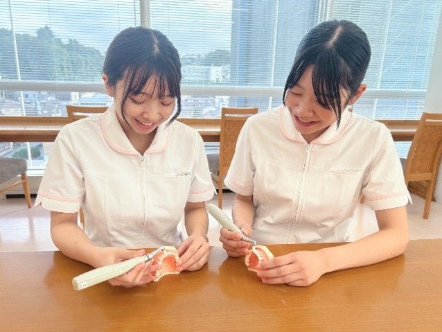 歯をピカピカにしてみよう！」～ 九州歯科大学が地域イベントで