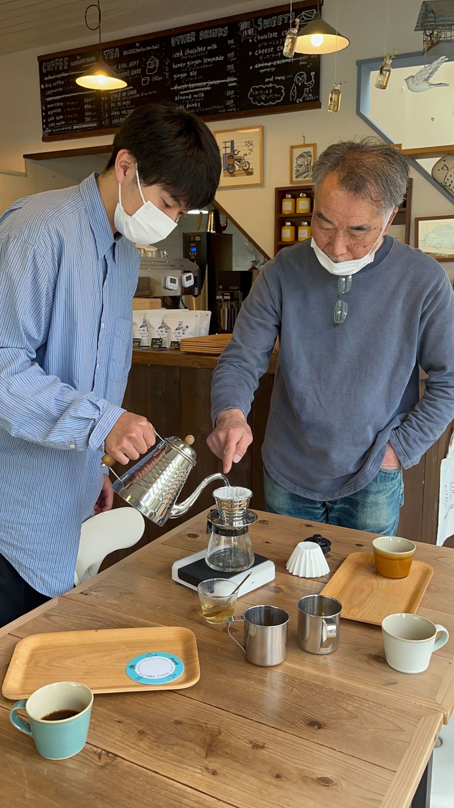 ▲鎌倉の事例　：　カフェで美味しいドリップコーヒーの淹れ方を１０００ハチポで教えてもらう体験