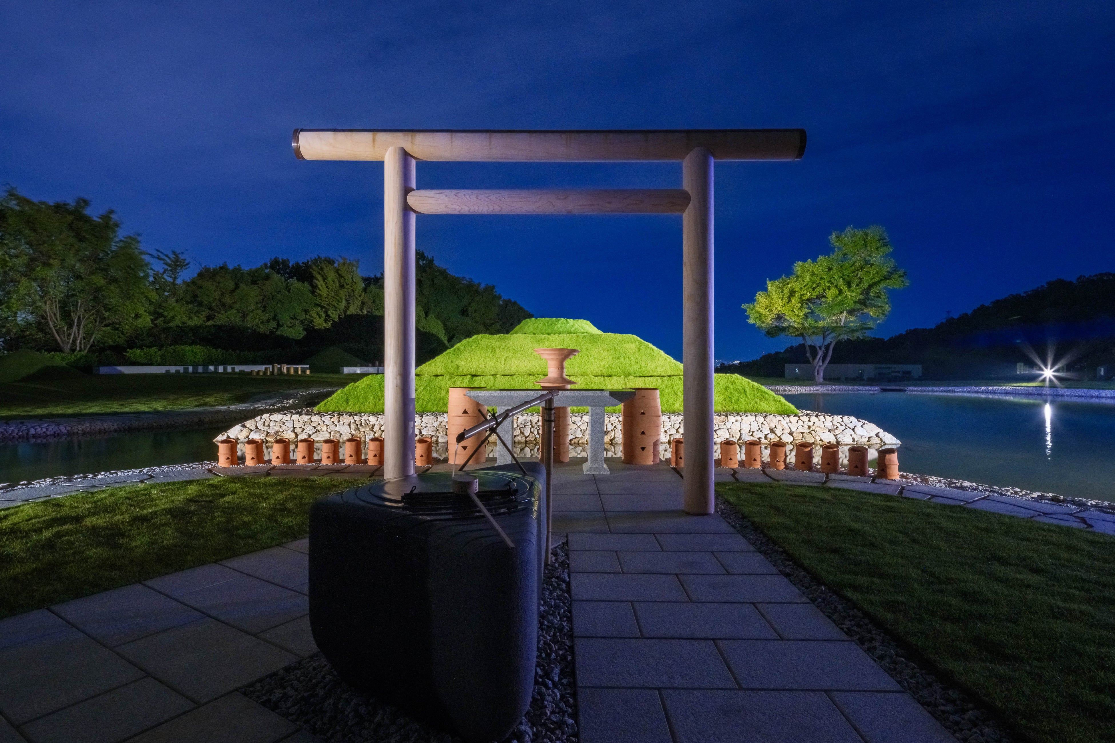 実施報告】夜のライトアップされた大阪メモリアルパーク古墳墓から竹田