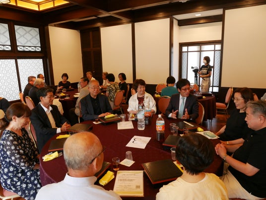 2月1日(日)大阪メモリアルパーク古墳墓のご契約者様100名以上が集う「古墳同窓会」を開催します!同じお墓に入る方が生前からつながる新たな取り組みです。/ 大阪古墳墓が関西テレビで取り上げられました! 2月1日(日)大阪メモリアルパーク古墳墓のご契約者様100名以上が集う「古墳同窓会」を開催します!同じお墓に入る方が生前からつながる新たな取り組みです。/ 大阪古墳墓が関西テレビで取り上げられました!