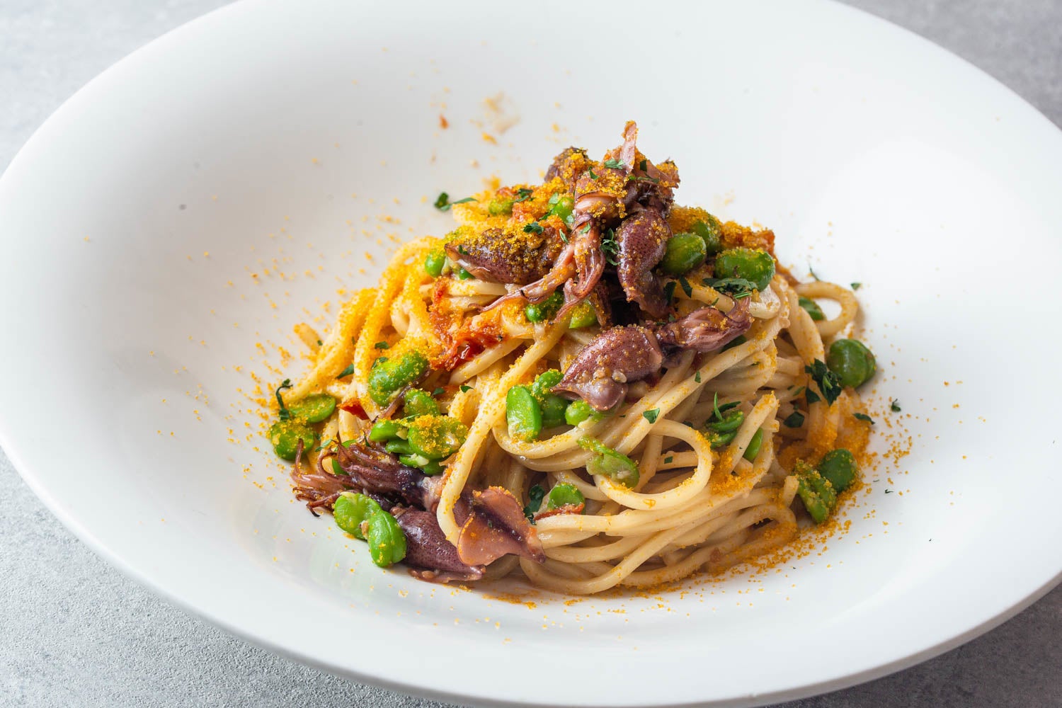 ホタルイカとフランス産そら豆　からすみのペペロンチーノ