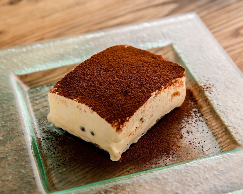 カフェ ラ・ボエムの定番料理　ティラミス