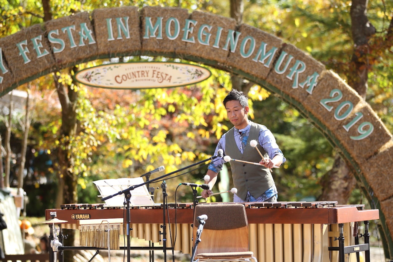 中央ひろばではライブが行われます※以前開催時の様子