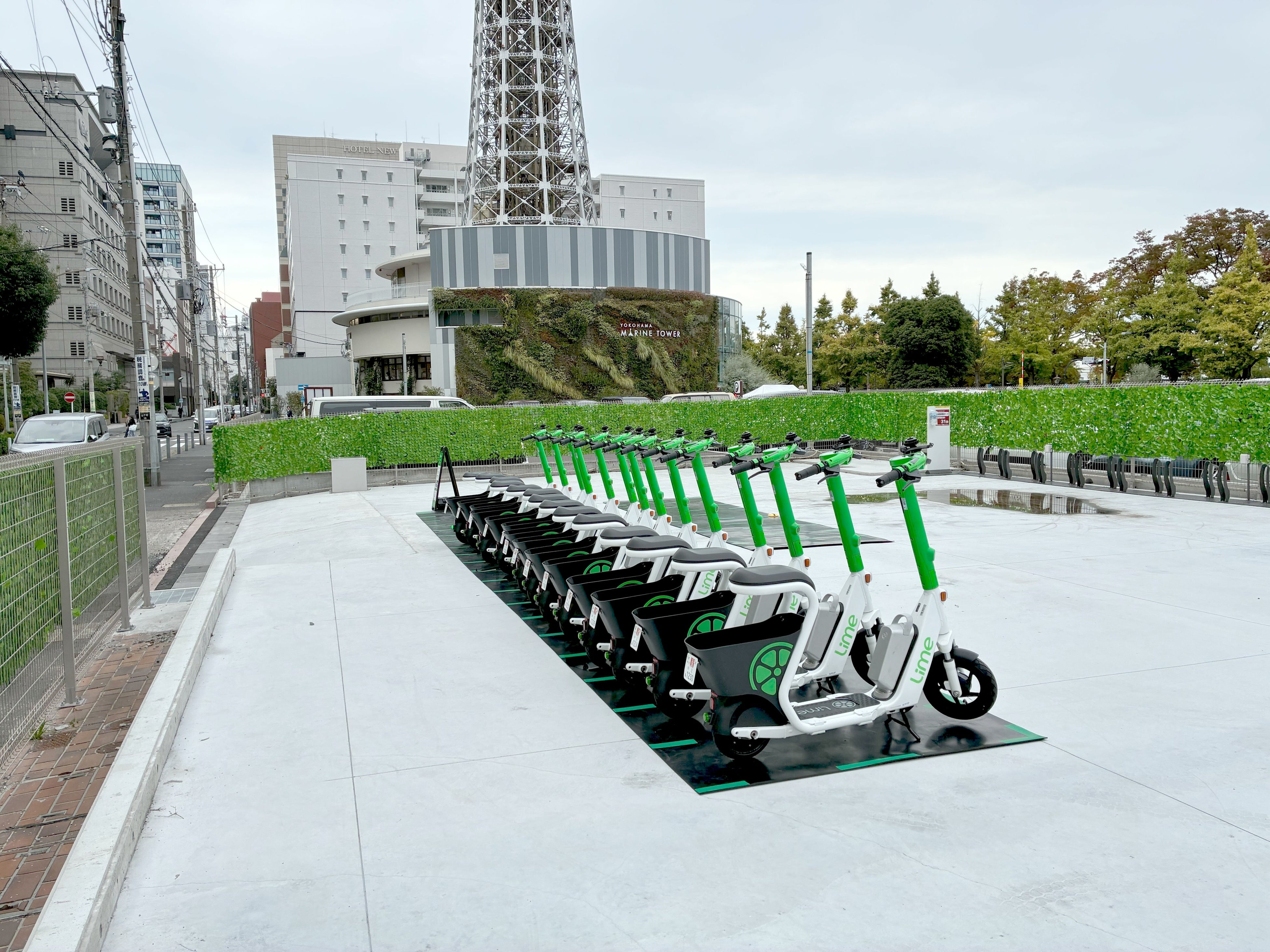 メルパルク横浜跡地のシェアモビリティ拠点「JP BAYSIDE HUB」にLimeが