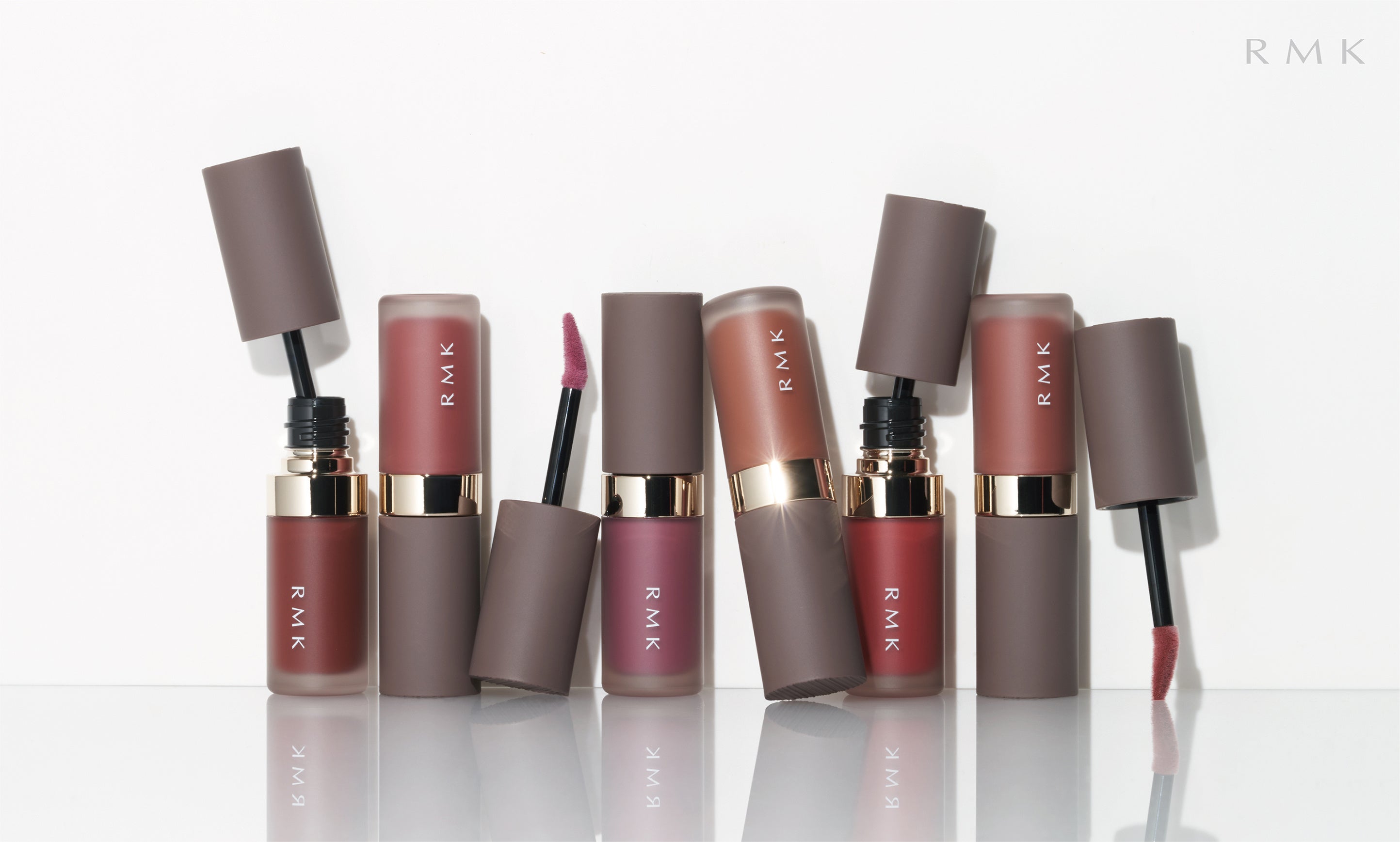 RMKからひと塗りでみずみずしいツヤと色を唇にまとわせる新感触