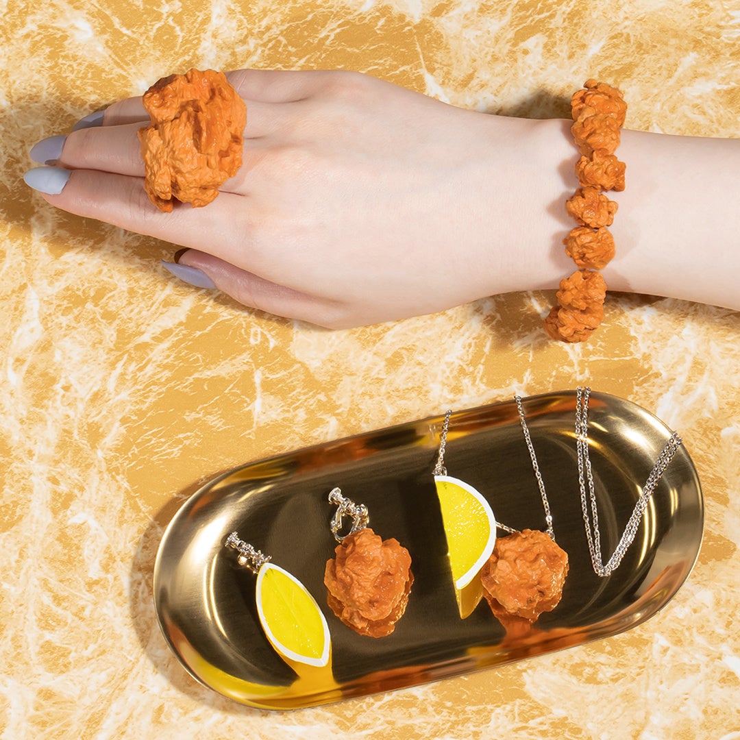 新商品 食欲の秋に とってもジューシーな商品 からあげジューッ エリー が10月28日 金 より全国のカプセルトイコーナーに登場 株式会社ブシロードのプレスリリース 新商品 食欲の秋に とってもジューシーな商品 からあげジューッ エリー が10月28日 金 より全国のカプセルトイコーナーに登場 株式会社ブシロードのプレスリリース