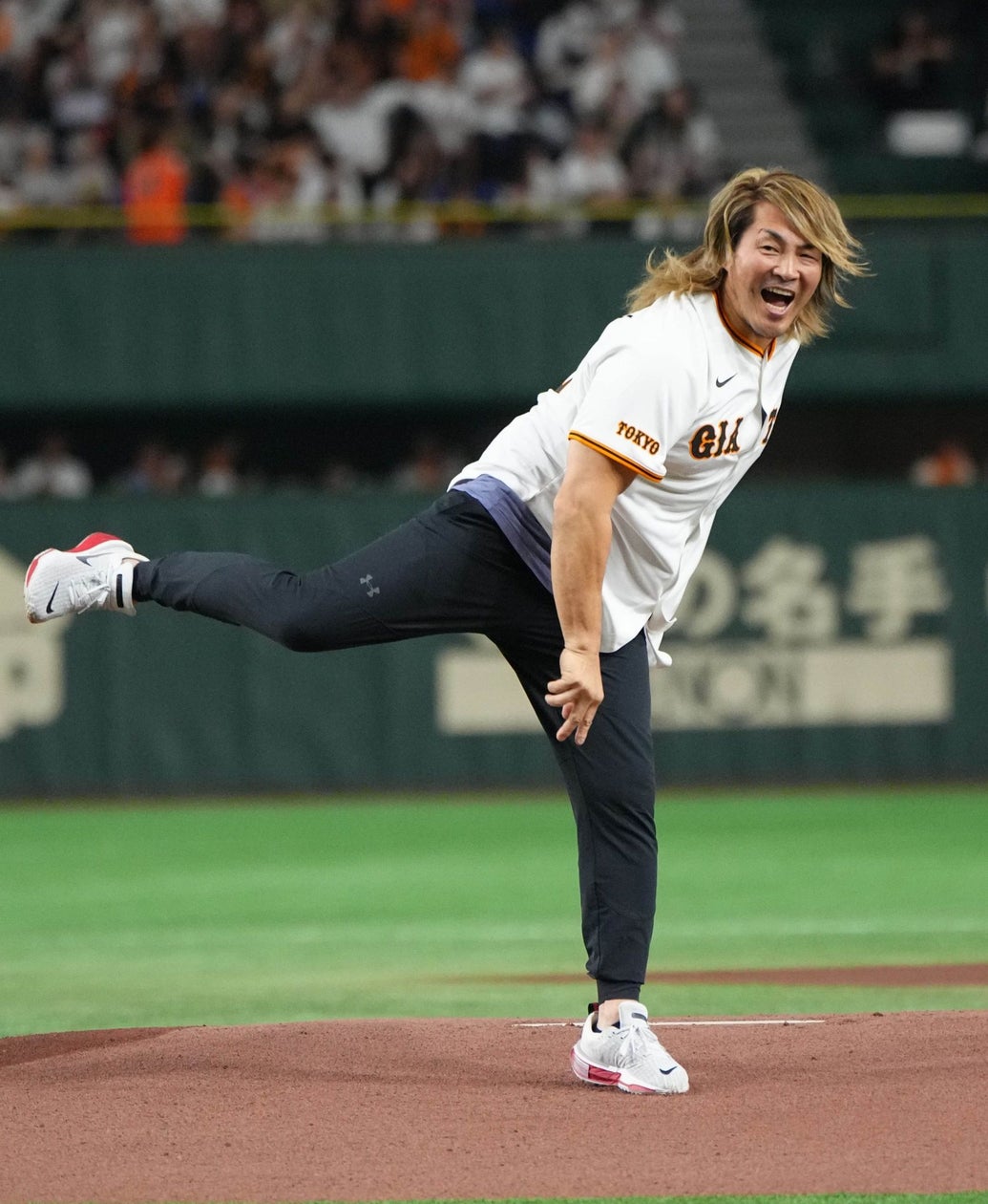 『プロ野球カードゲーム ドリームオーダーDAY』実施!セレモニアルピッチに新日本プロレスリング株式会社プロレスラー兼代表取締役社長 棚橋弘至さんが投球!