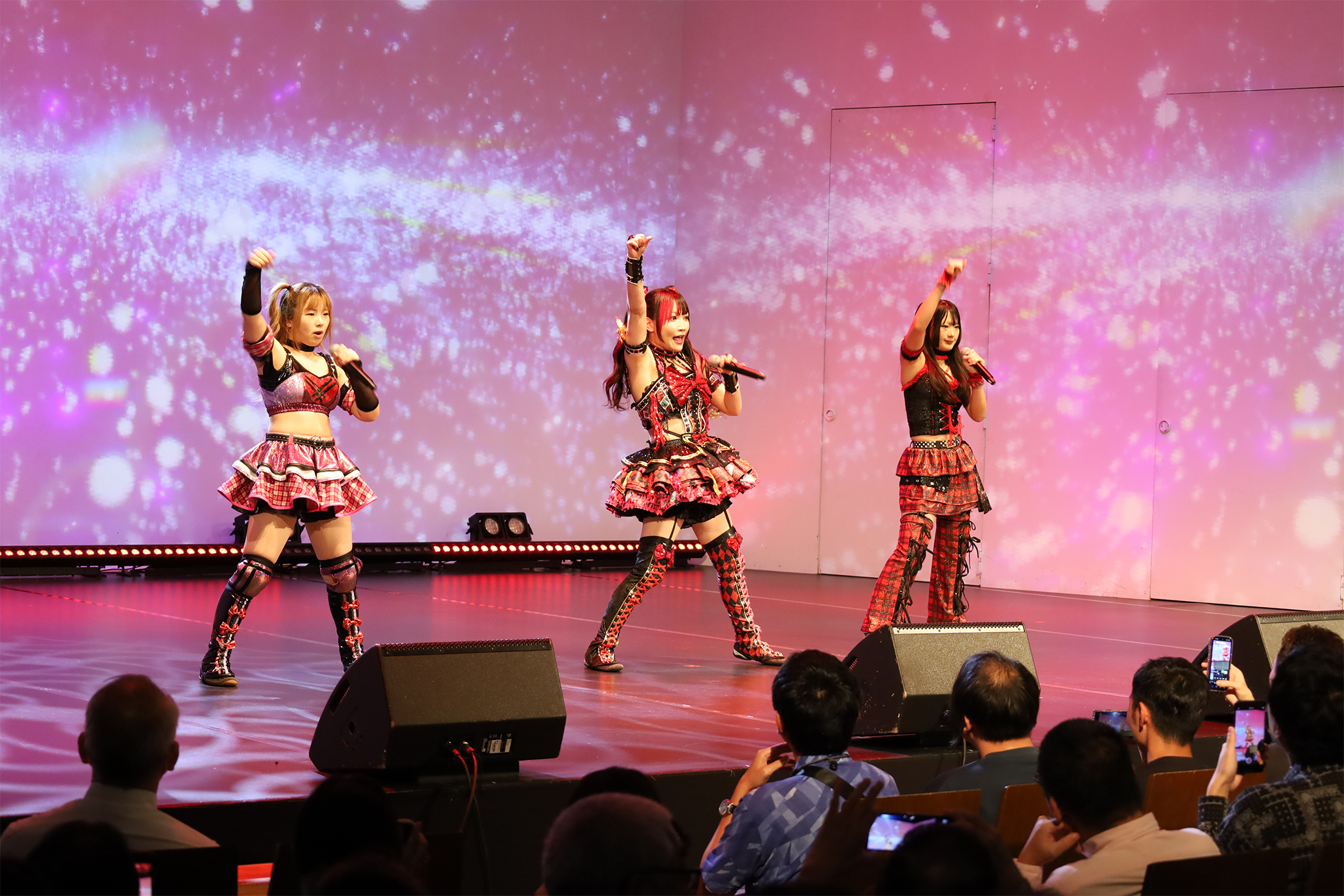 9月29日(火)飛行船シアターにて、ブシロード株主総会開催！総会後に伊藤リスペクト軍団(伊藤麻希、古沢稀杏、梨杏)、青木陽菜が登壇！