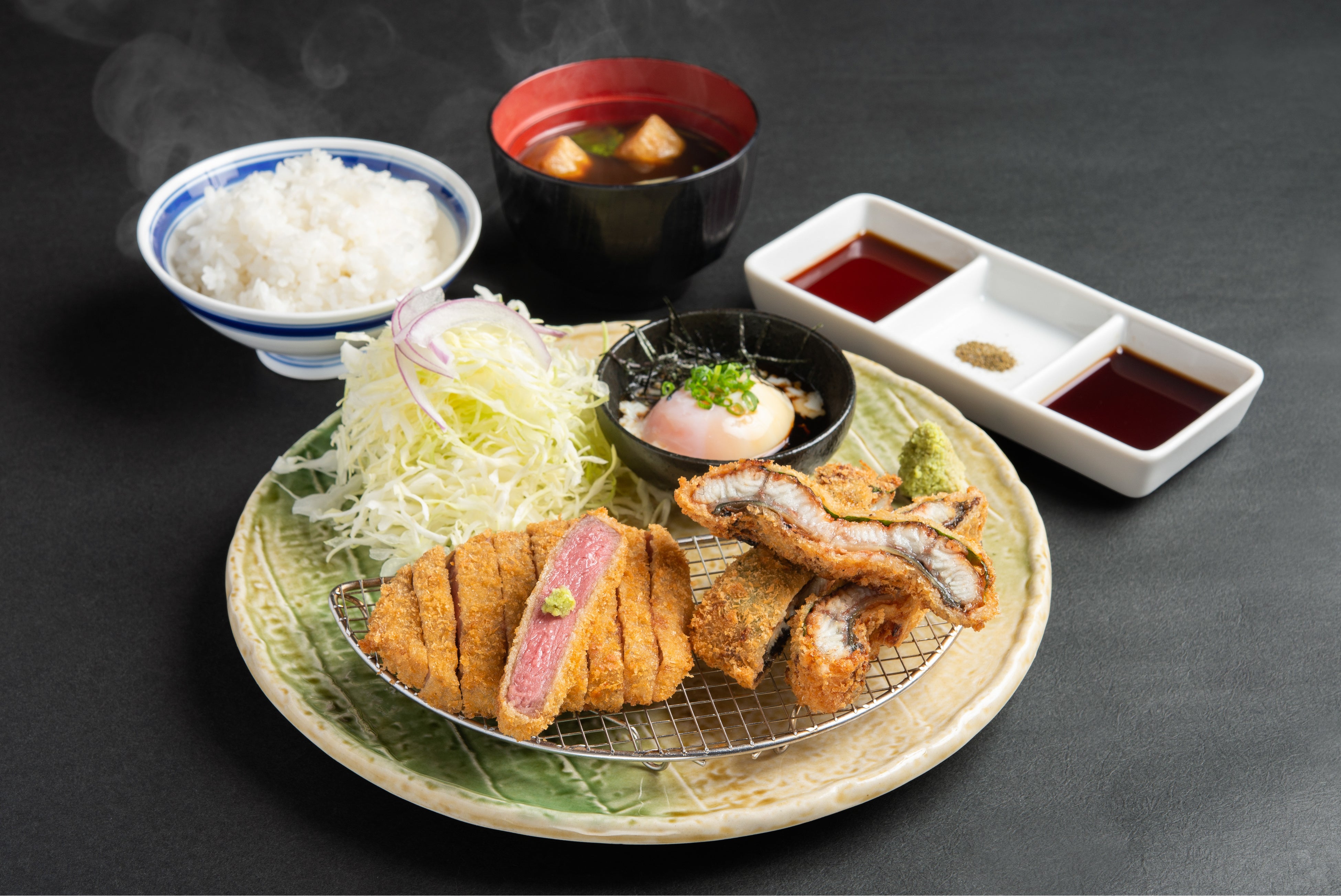 牛サーロインカツと鰻カツ膳：1,690円（税込1,859円）