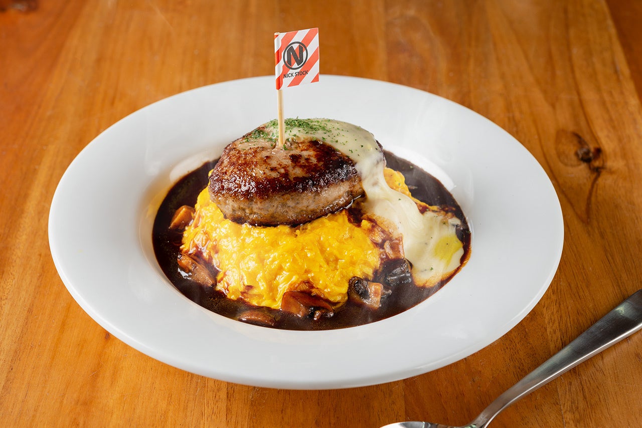 ふわとろ卵とチーズの熟成ハンバーグオムライス