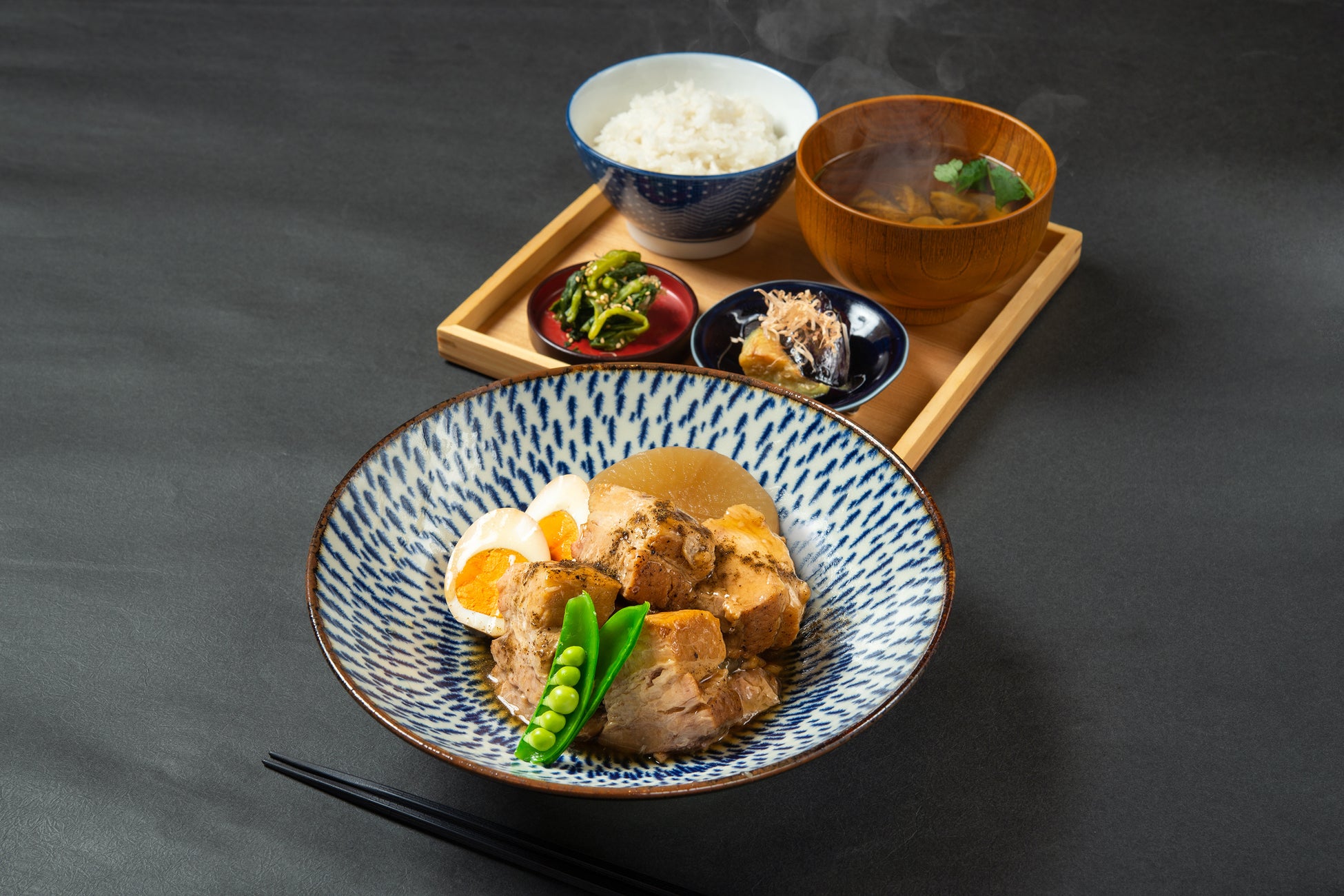 山椒香る とろける豚の角煮膳